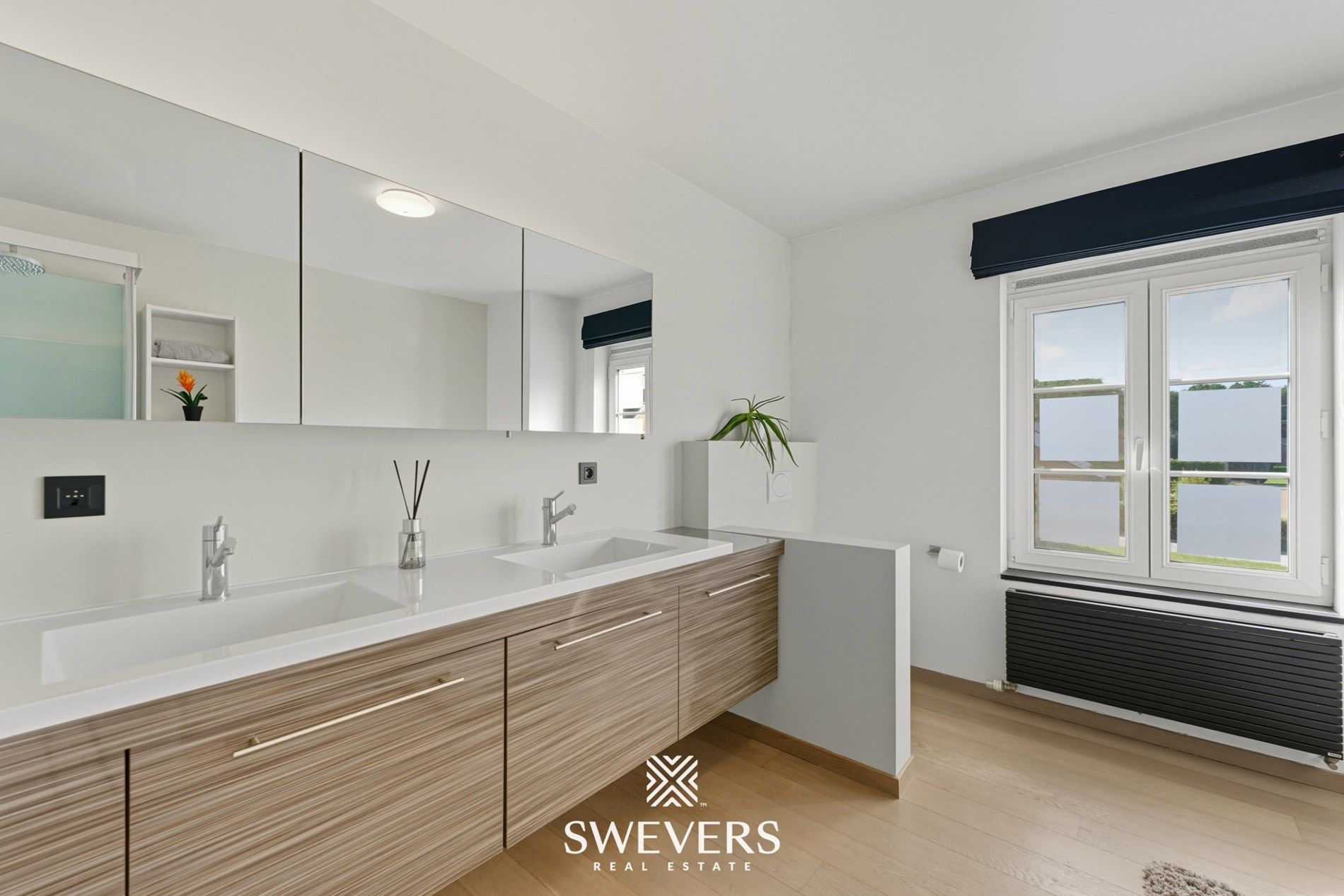 HOB met 3 slaapkamers, bureau en zwembad   foto 16