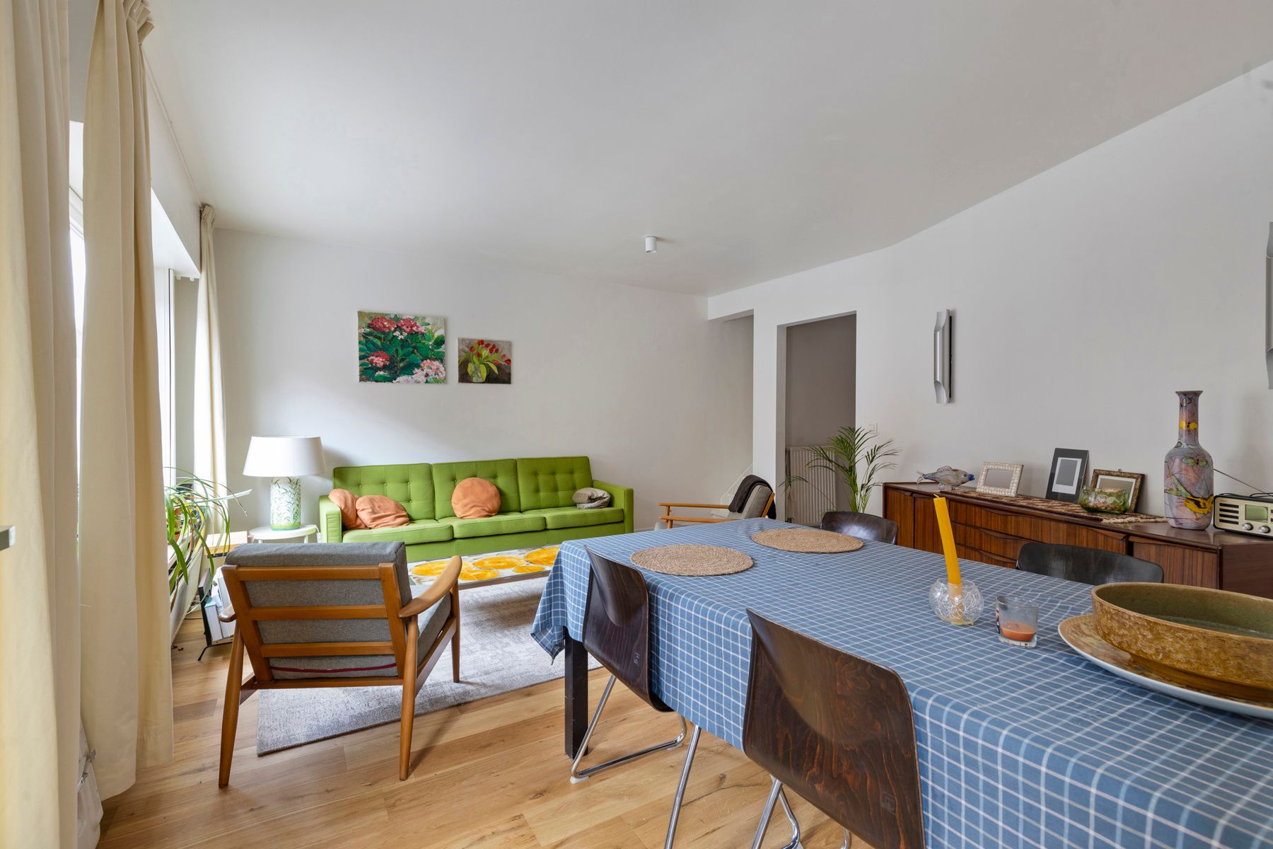 Instapklare stadswoning met grote garage ! foto 6