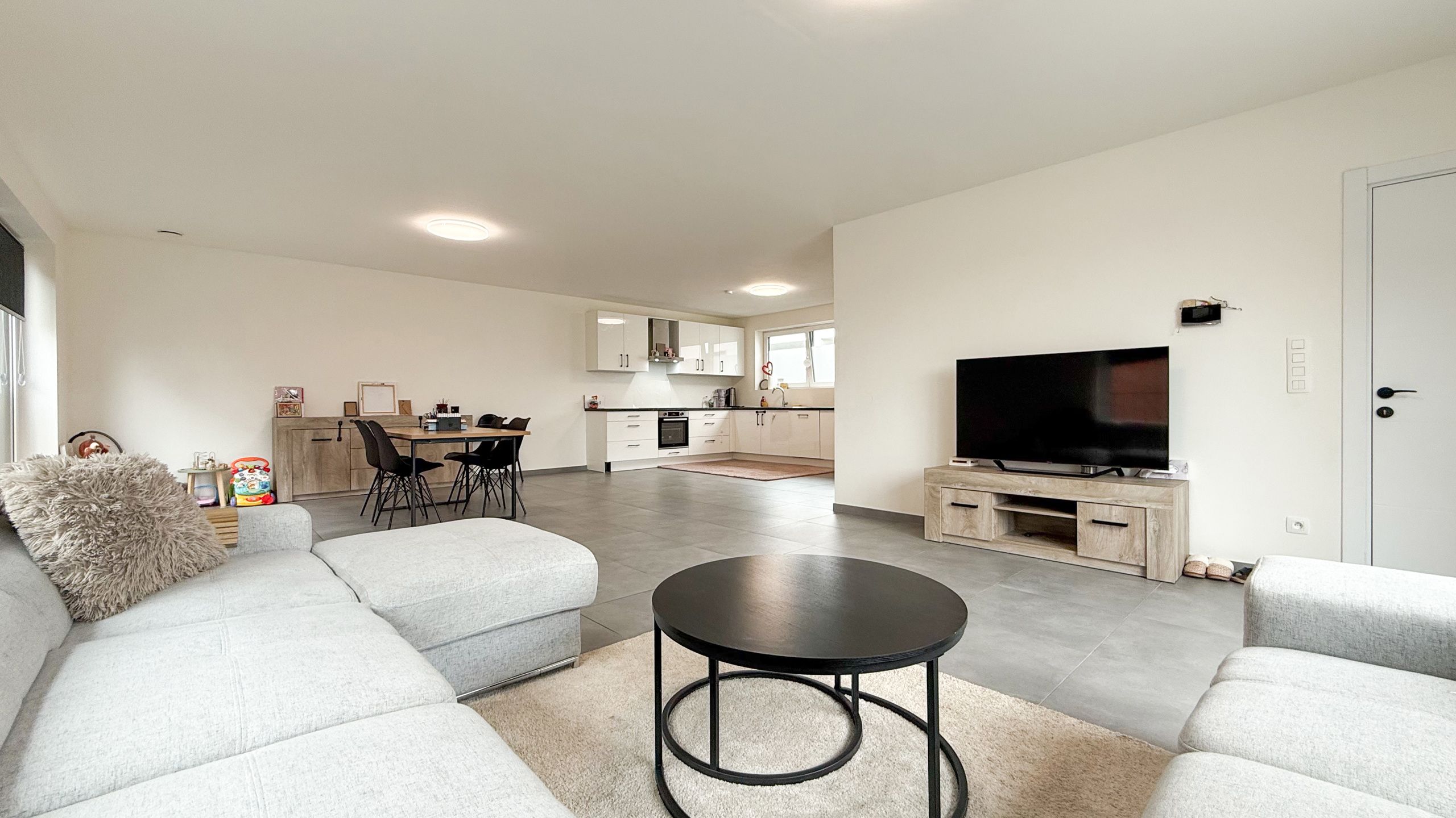 Nieuwbouw modern duplex appartement met 4 slpk te Boekt! foto 2