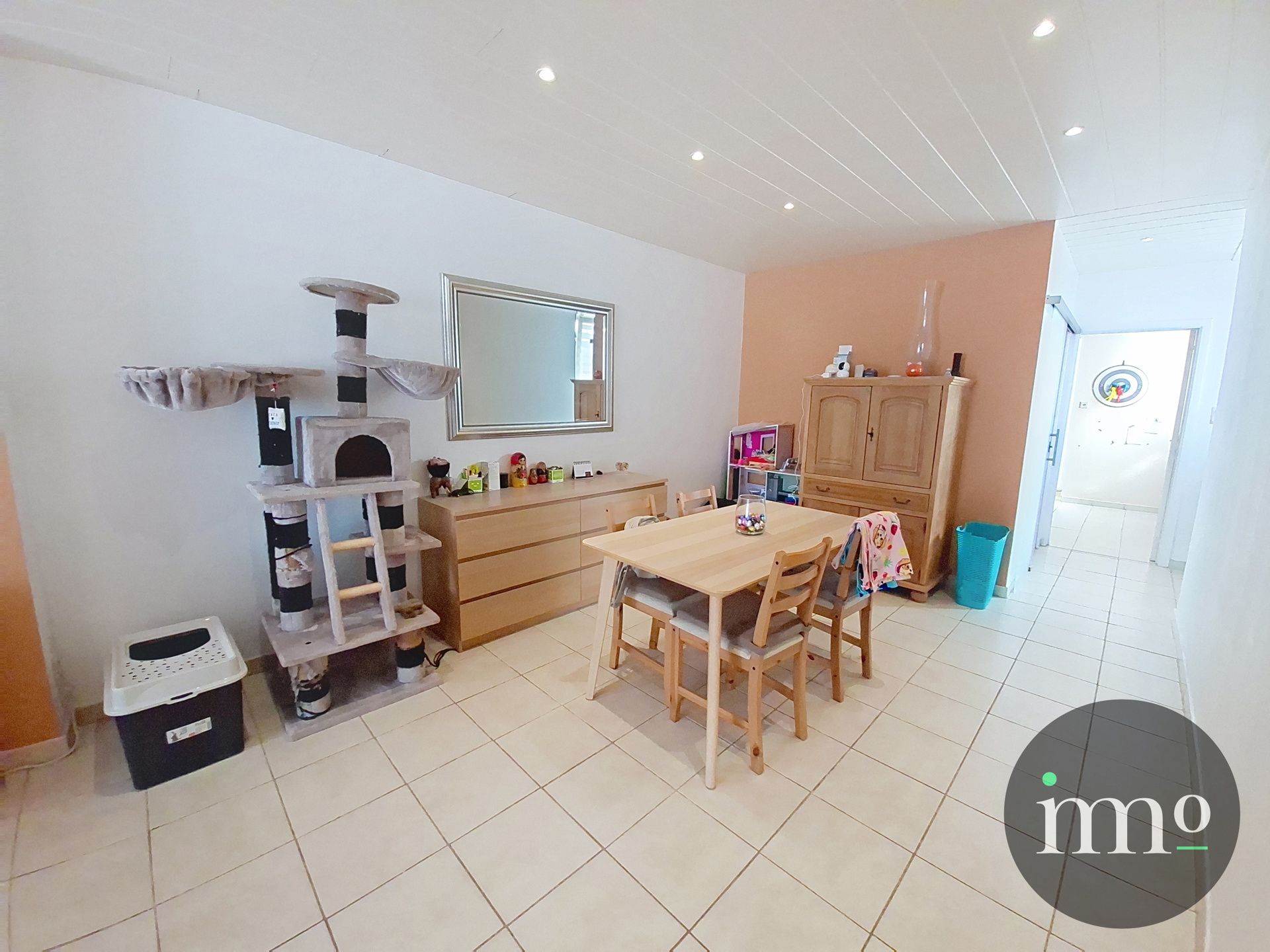 GELIJKVLOERS APPARTEMENT MET VEEL BUITENRUIMTE foto 5