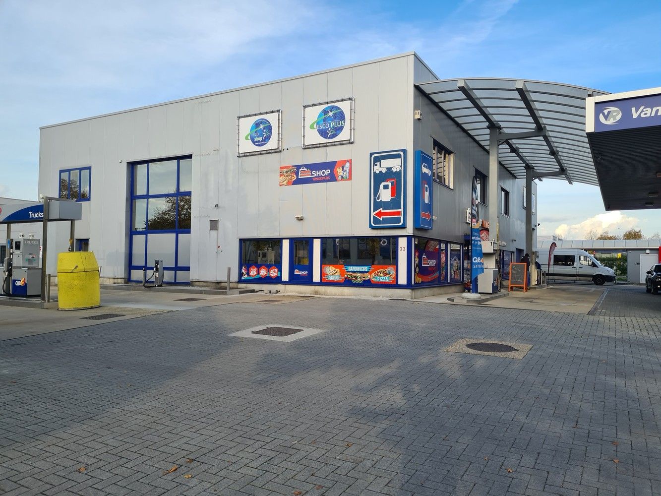 Multifunctionele ruimte te huur – ideaal voor praktijk of kantoor in het bedrijvige Wingepark foto {{pictureIndex}}