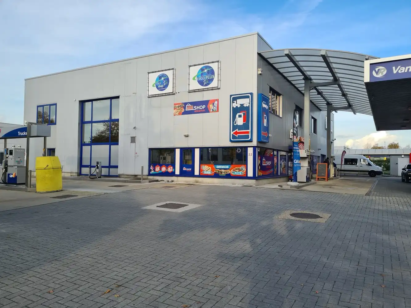 Multifunctionele ruimte te huur – ideaal voor praktijk of kantoor in het bedrijvige Wingepark foto {{pictureIndex}}