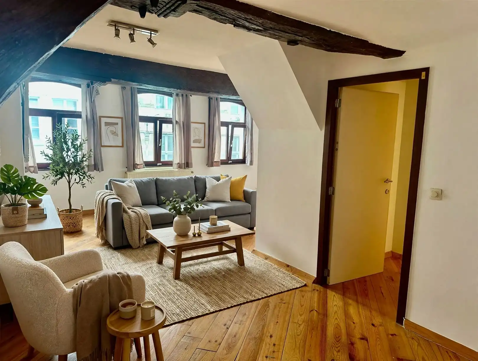 Gezellig appartement te huur in centrum Oudenaarde  foto {{pictureIndex}}