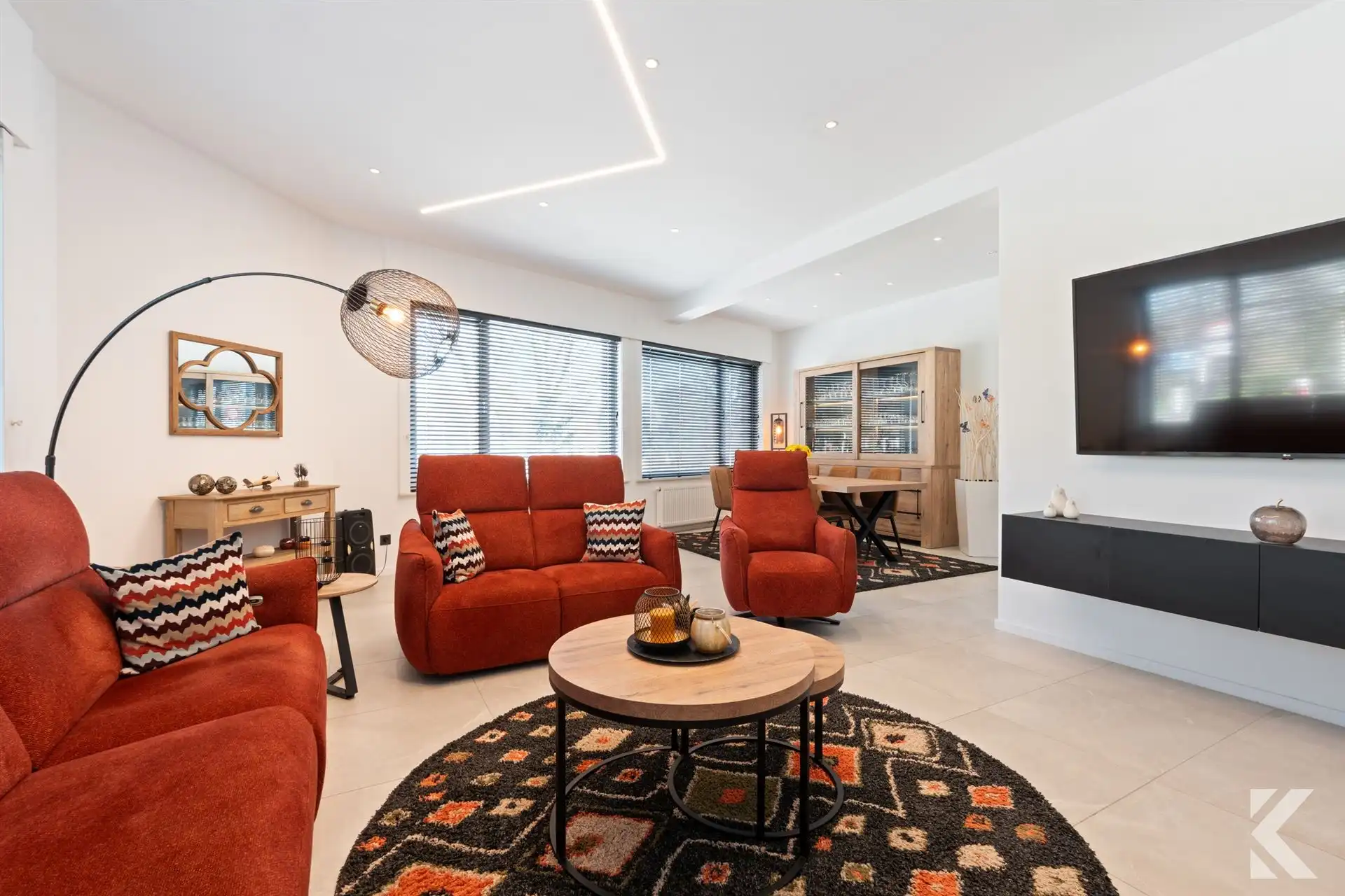 Gigantische, prachtig gerenoveerde woning met garage foto 9