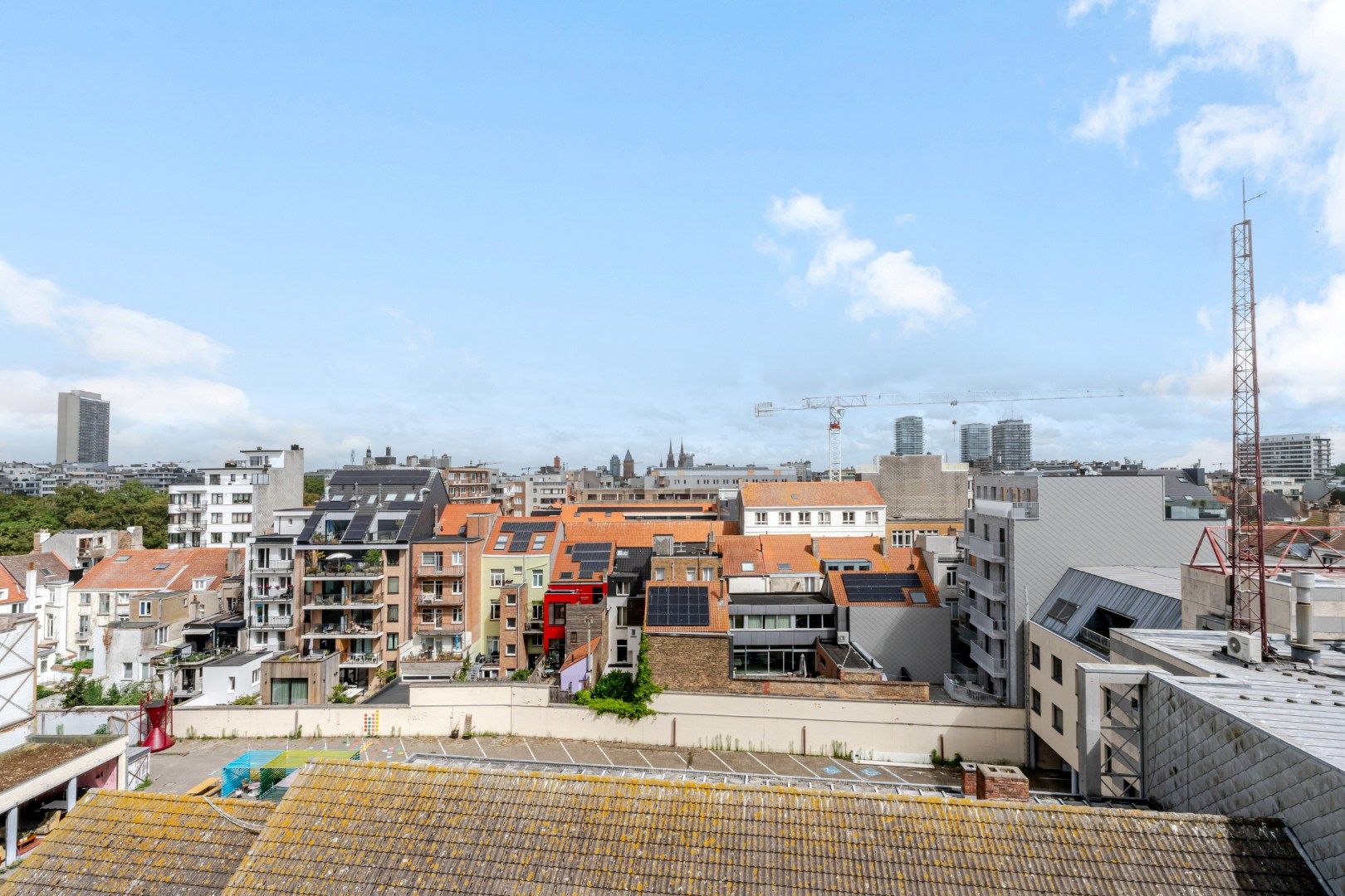 Instapklaar appartement te koop in Oostende met EPC-label B. 93 m², 2 badkamers, terras, streepje zeezicht en onderhoudsvriendelijke vinyl-laminaatvloer. foto 19
