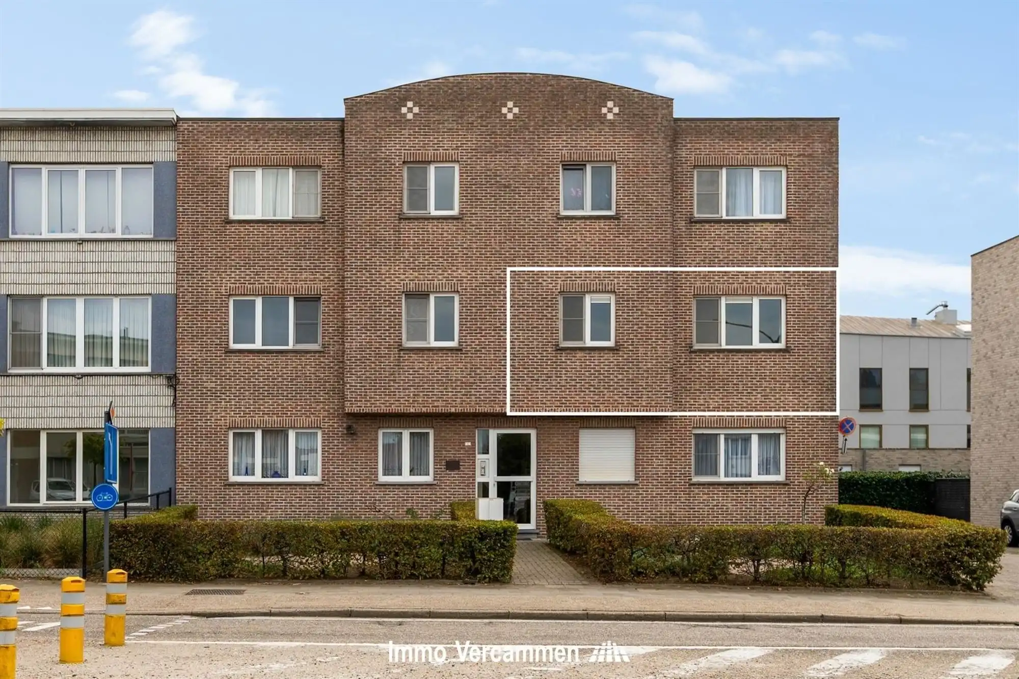 Ruim appartement (109 m²) met 2 SLPK, terras en garage foto 12