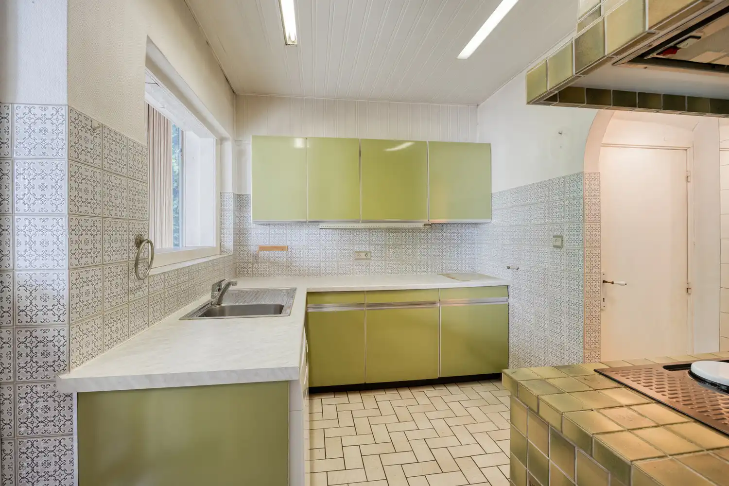 Charmante te renoveren cottagewoning met 3 slaapkamers en garage op 678m2! foto 13
