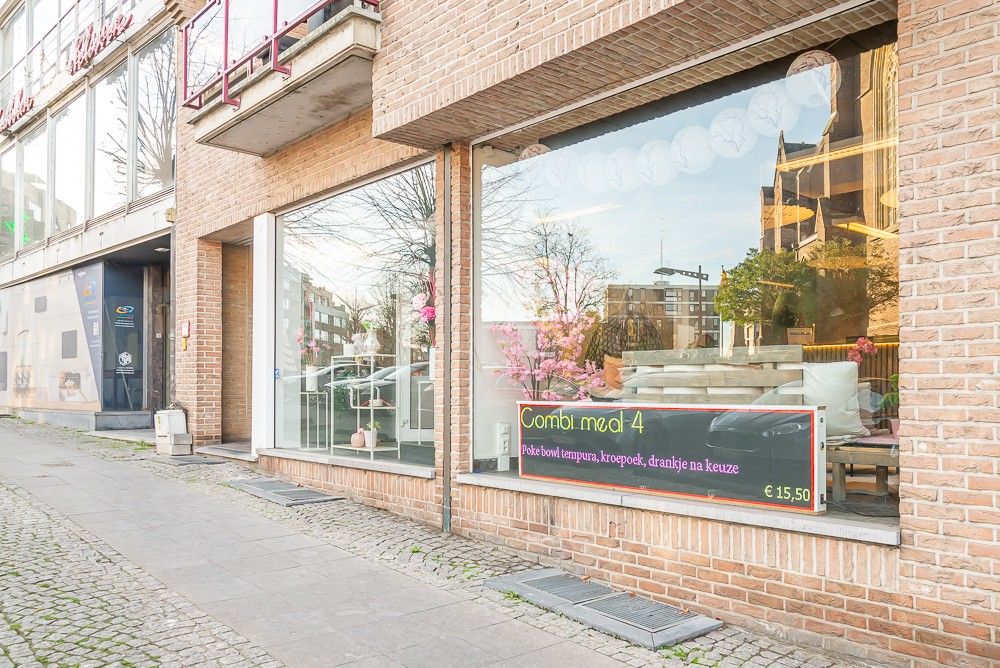 Instapklaar handelspand mét huurder op toplocatie in centrum Lanaken foto 2