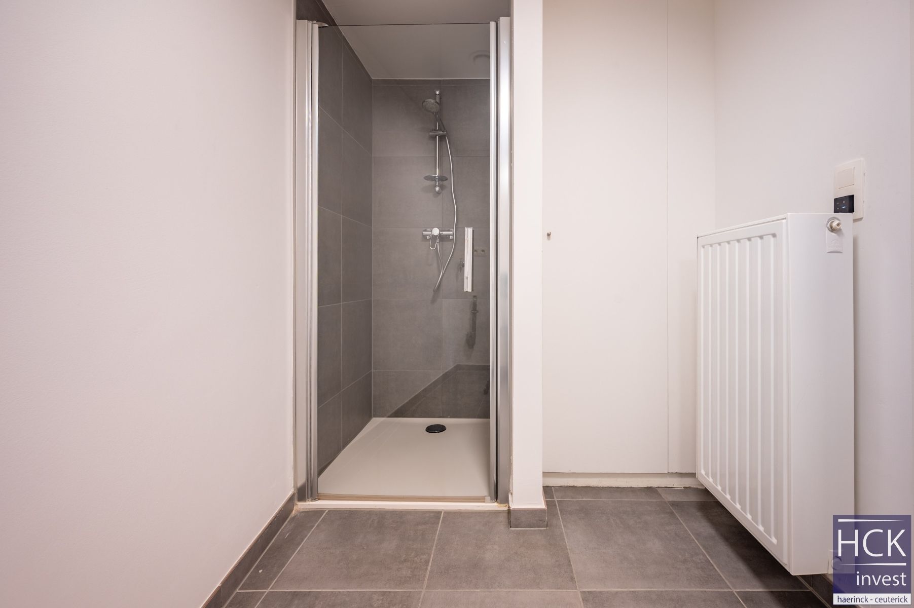 KRUISHOUTEM - Nieuwbouwappartement met 1 SLPK, pal in centrum! foto 13
