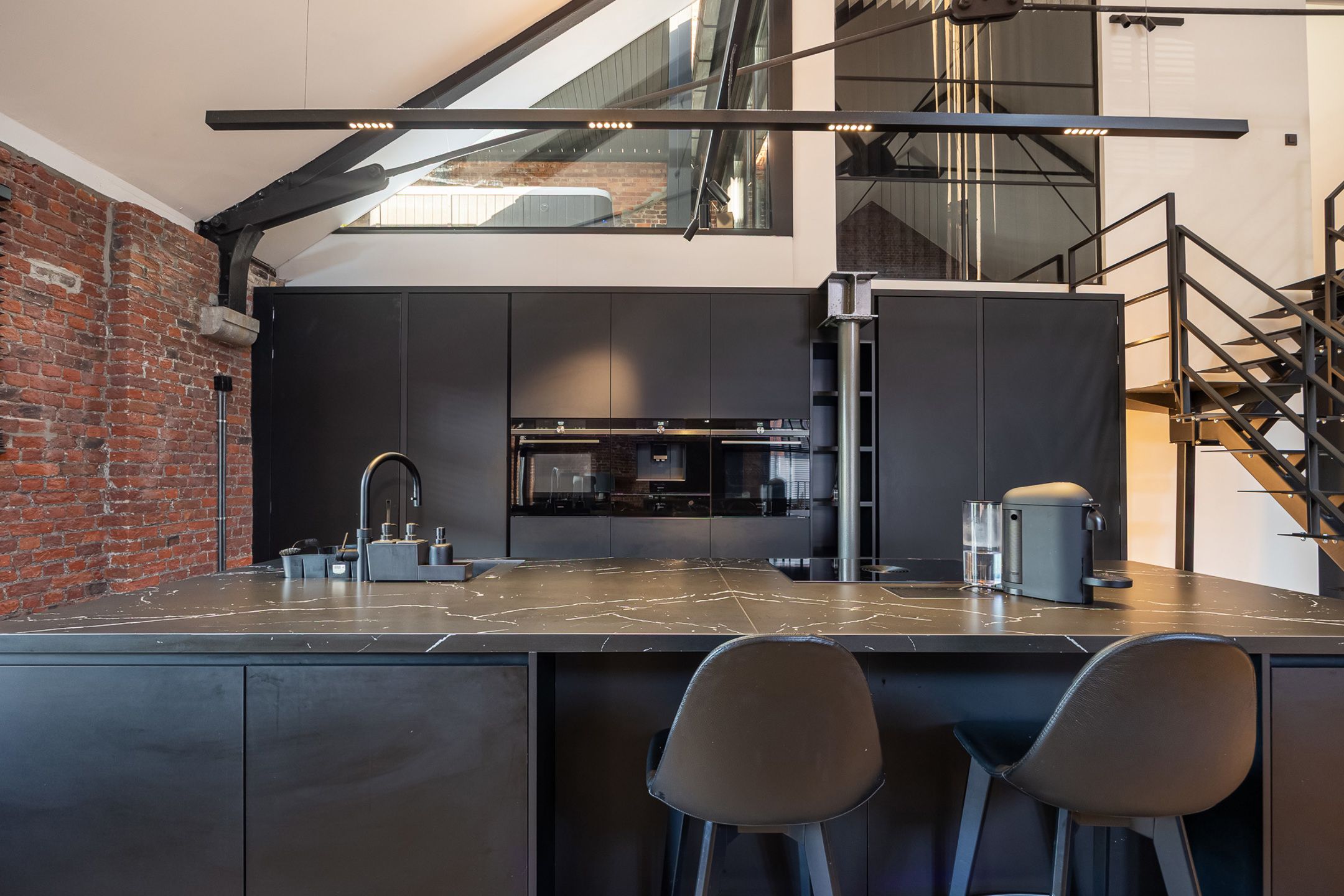 ANTWERPEN - Uniek loft appartement in historisch pakhuis! foto 4