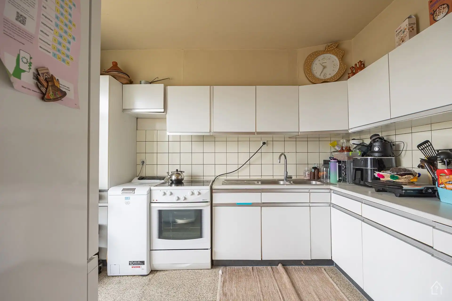 2 slaapkamer appartement met terras foto 9
