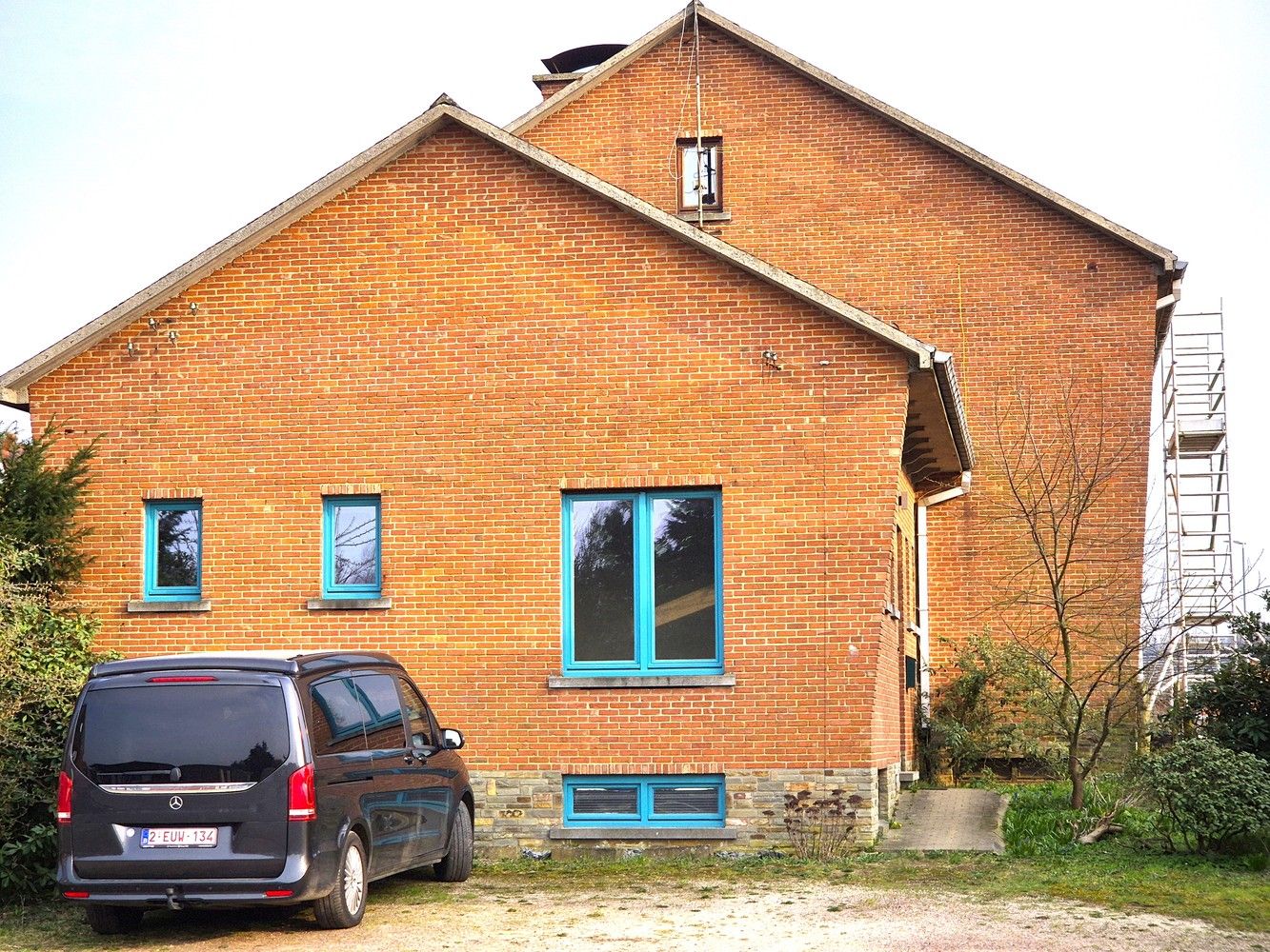 Hoofdfoto van de publicatie: "Unieke Kansen: Ruime Woning met Tuin & Apart Appartement!"