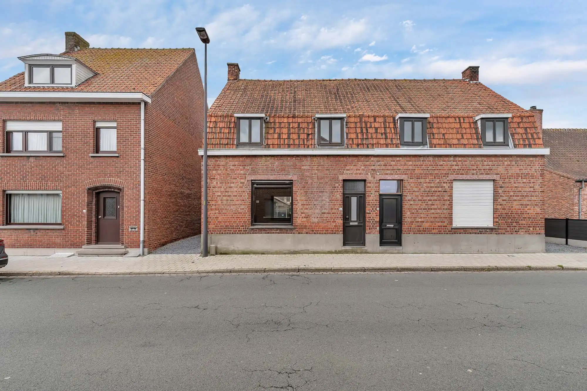 Hoofdfoto van de publicatie: Te renoveren halfopen woning met veel potentieel