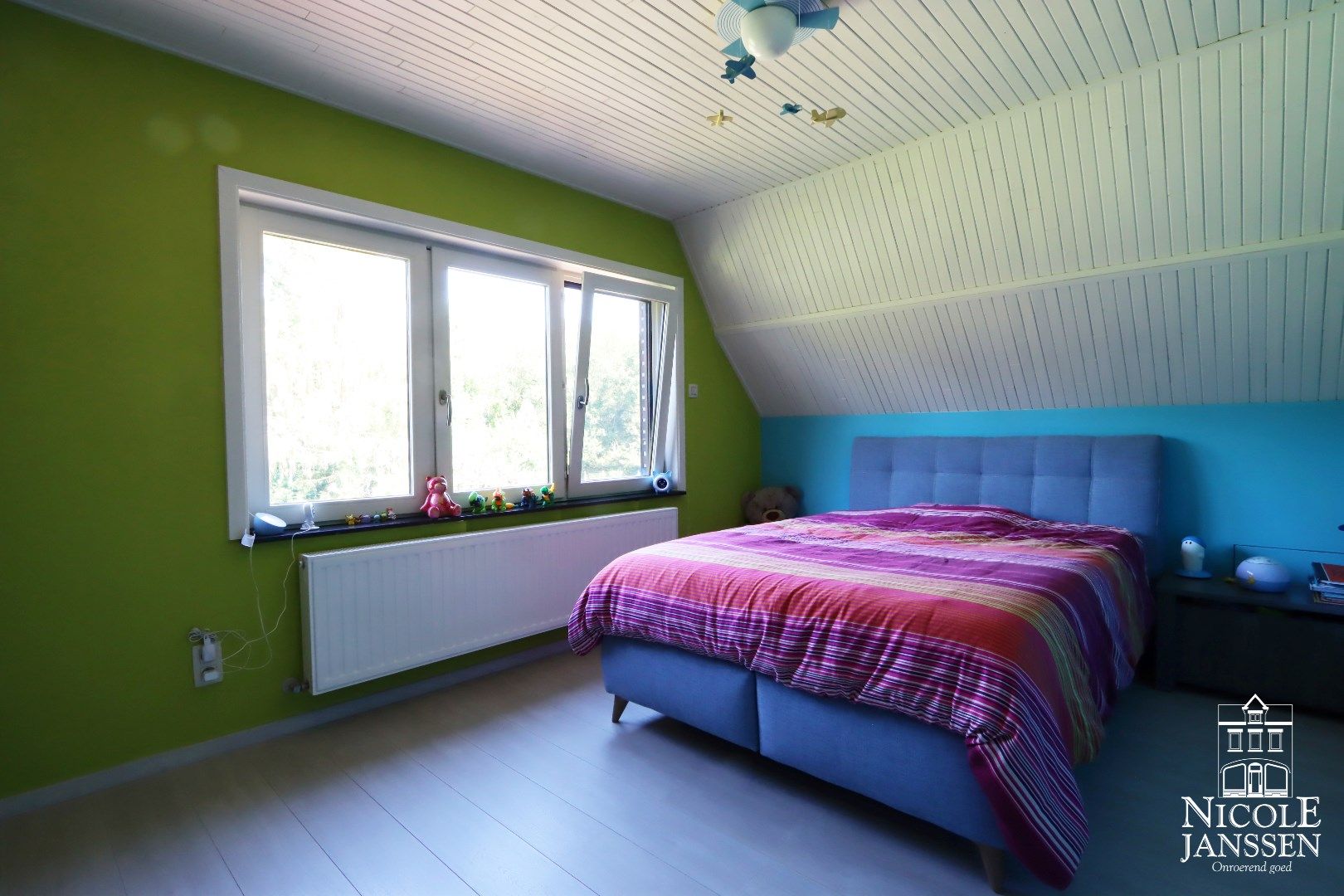 Compleet gerenoveerde charmante gezinswoning met tuin foto 17