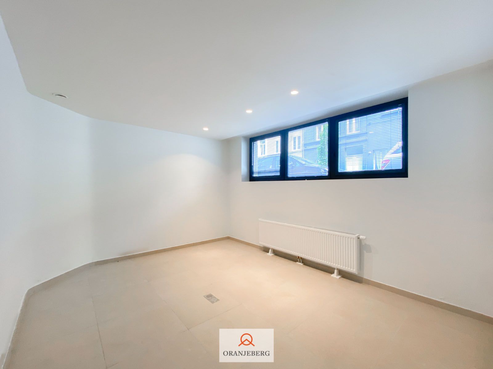 Gerenoveerd ruim duplex appartement met 2 slpk's foto 36