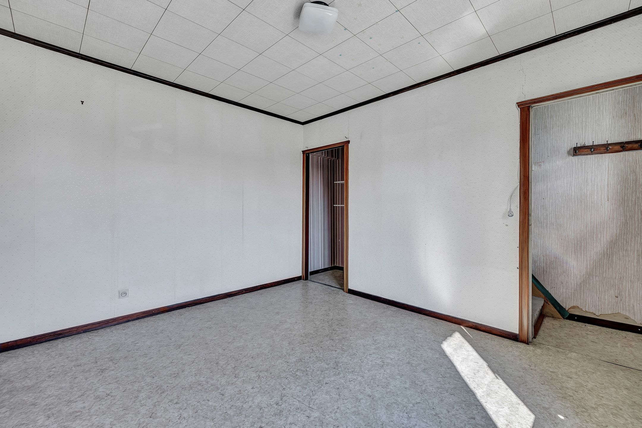 Ruime te renoveren woning op toplocatie foto 21