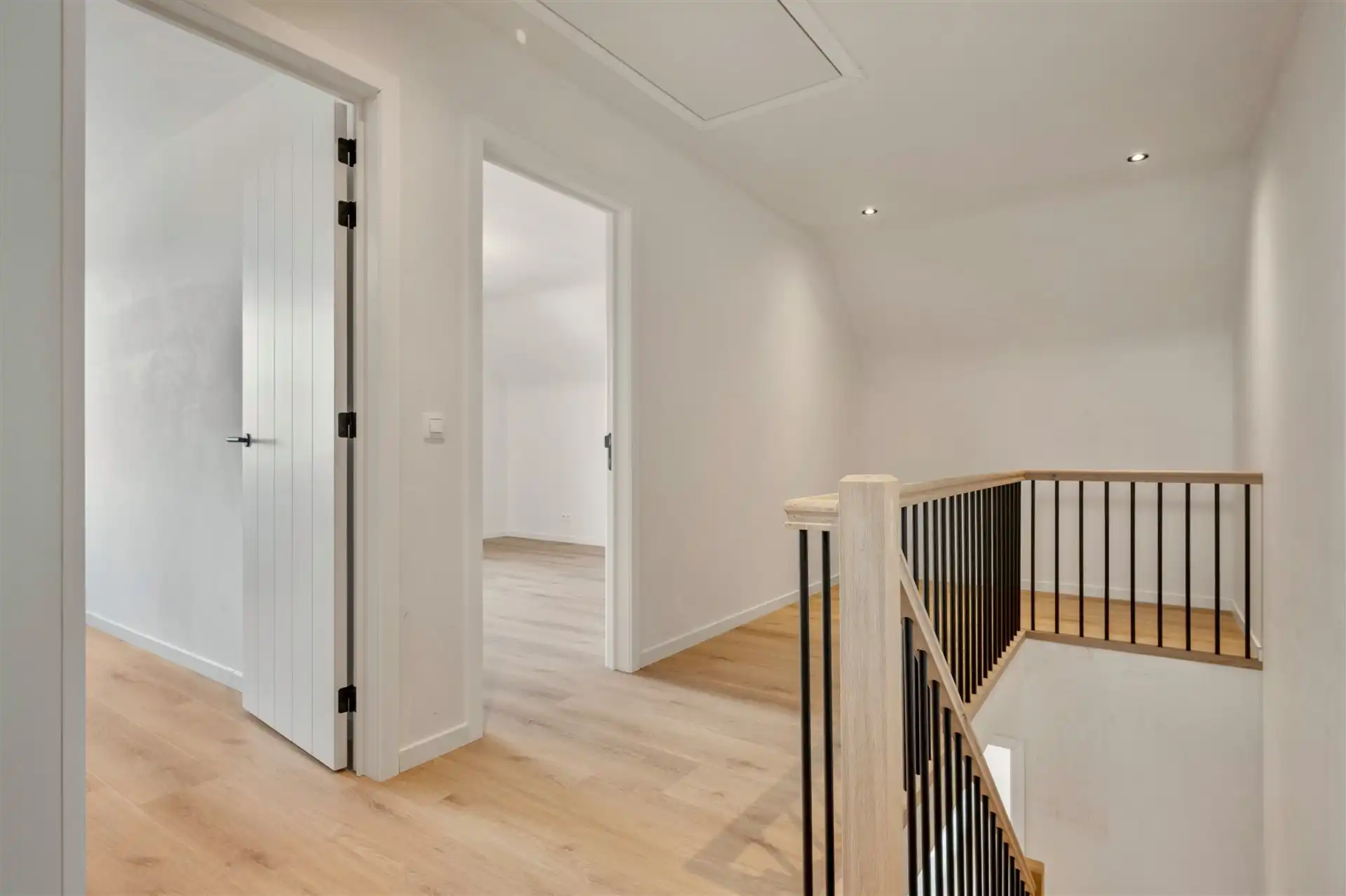 Prachtige en rustig gelegen nieuwbouwwoning met tuin foto 25
