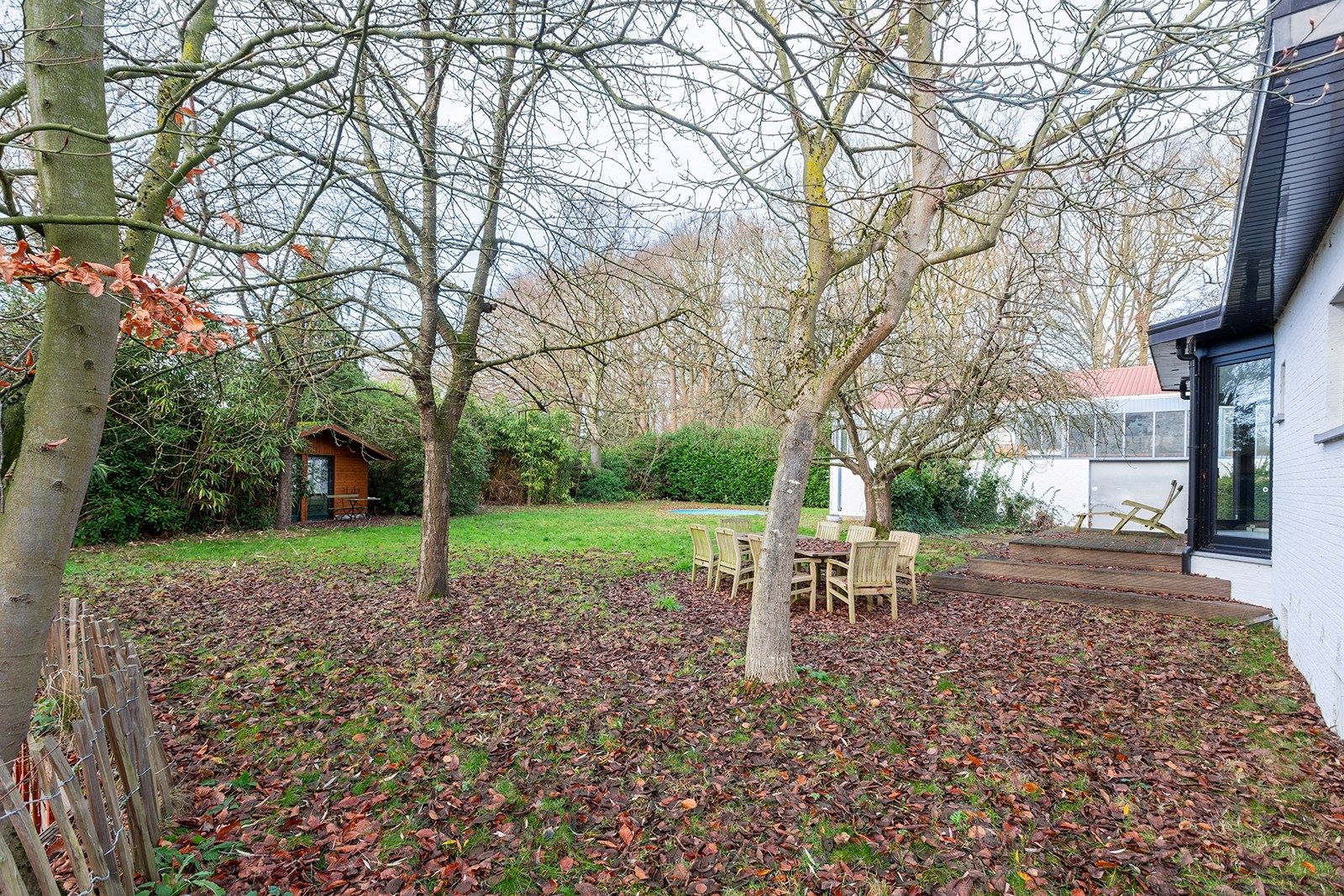 Villa met grote tuin, magazijn én weiland foto 30