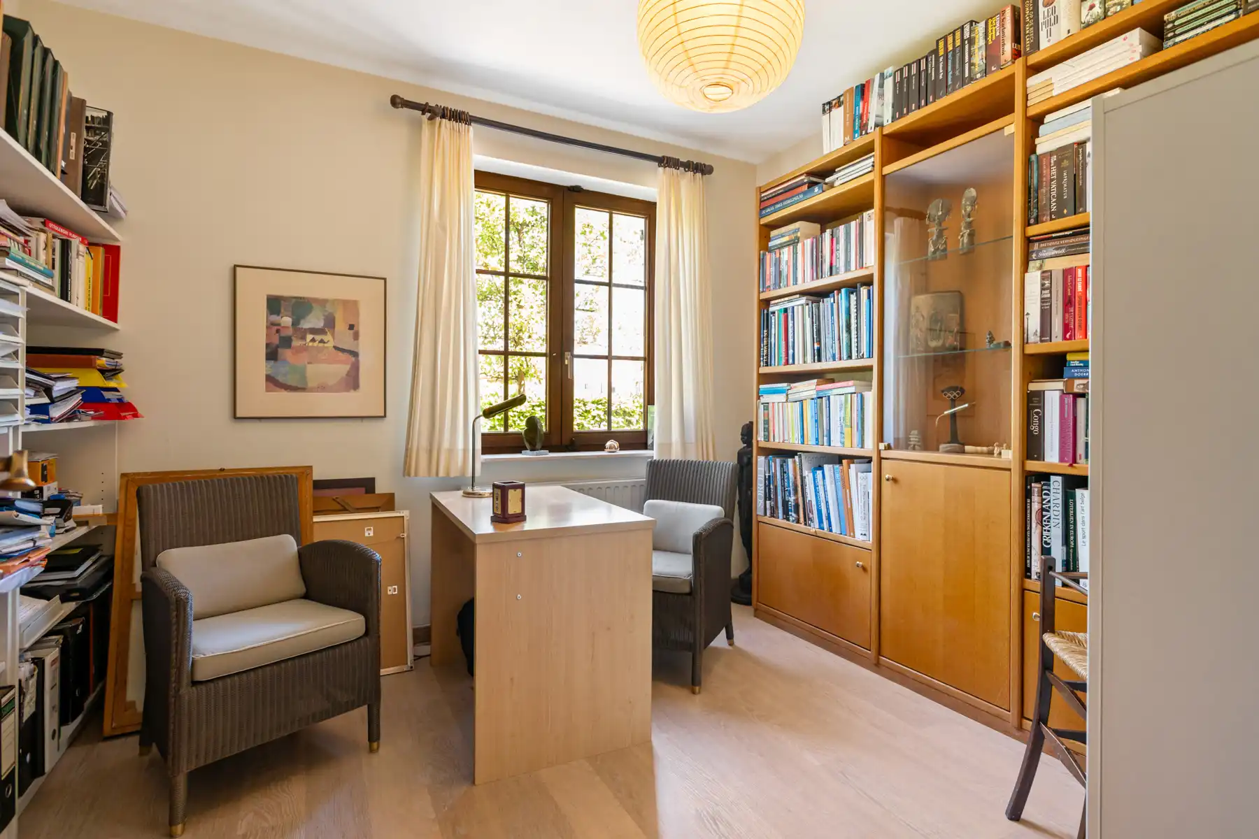 Ruime villa met praktijkruimte in rustige doodlopende straat. foto 24