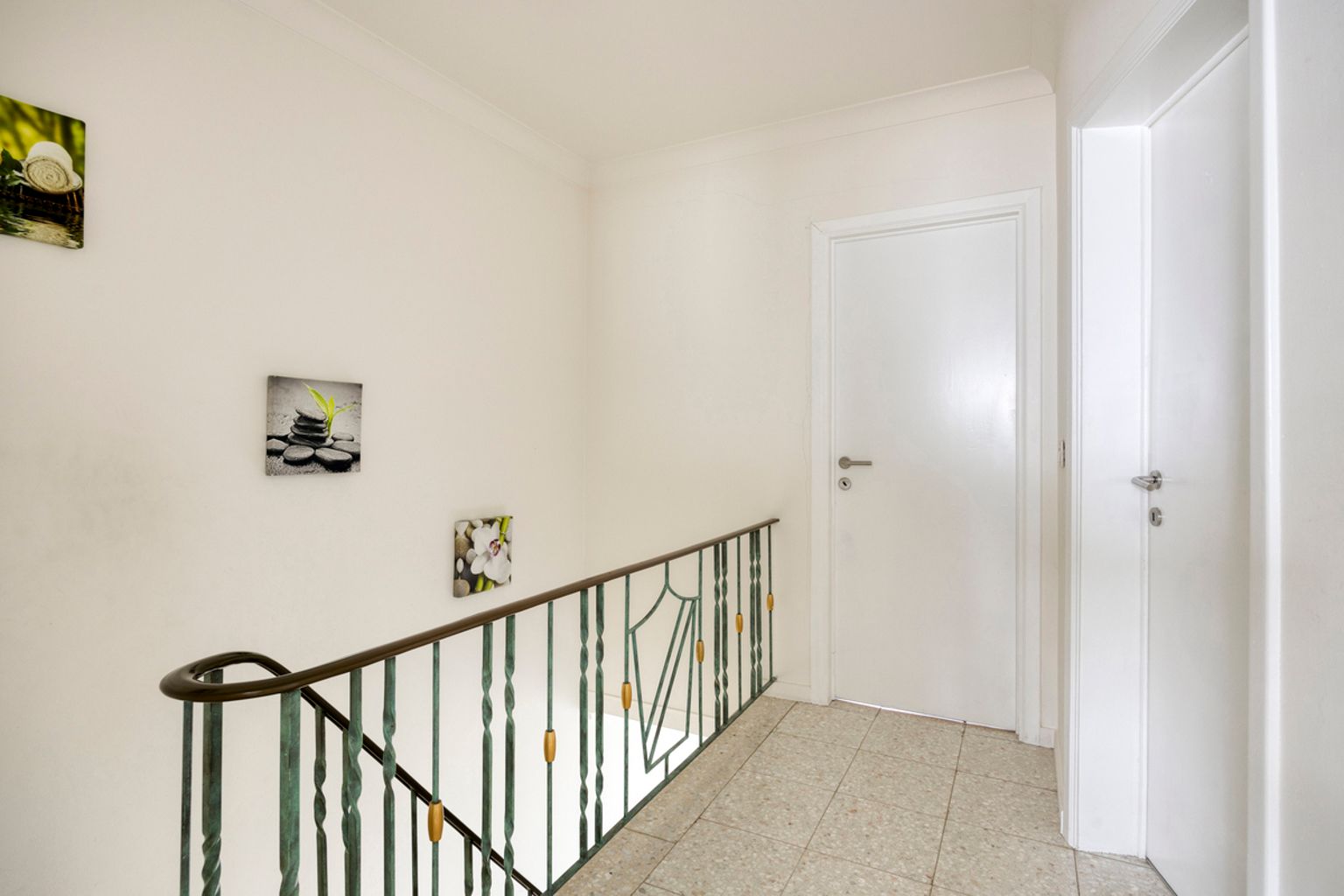 Ruime en gerenoveerde 3-gevelwoning met 4 slaapkamers foto 11