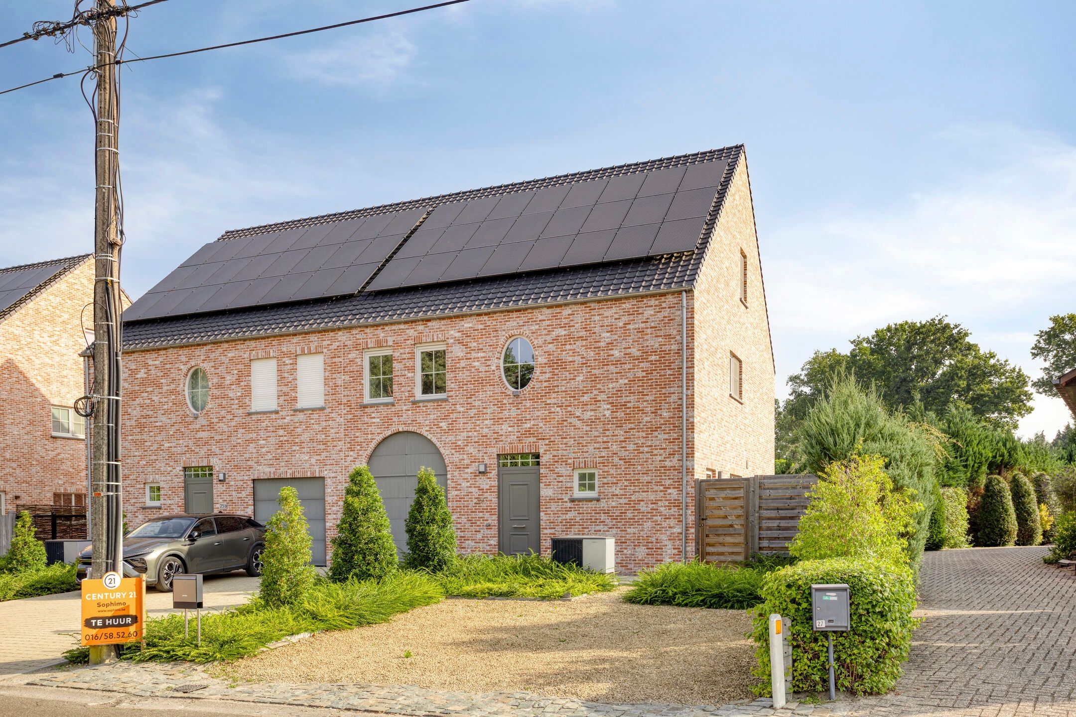 BEN woning met 4 slaapkamers, tuin & garage op toplocatie foto {{pictureIndex}}