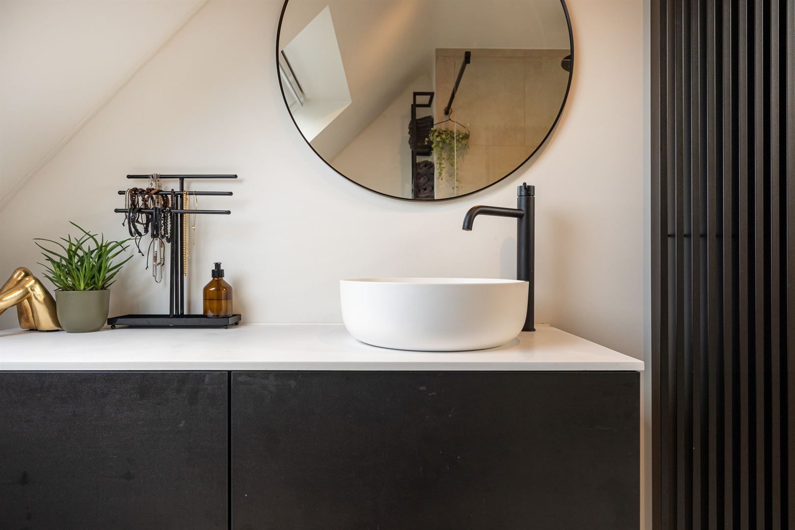 Instapklare woning met tuin en garage! foto 21