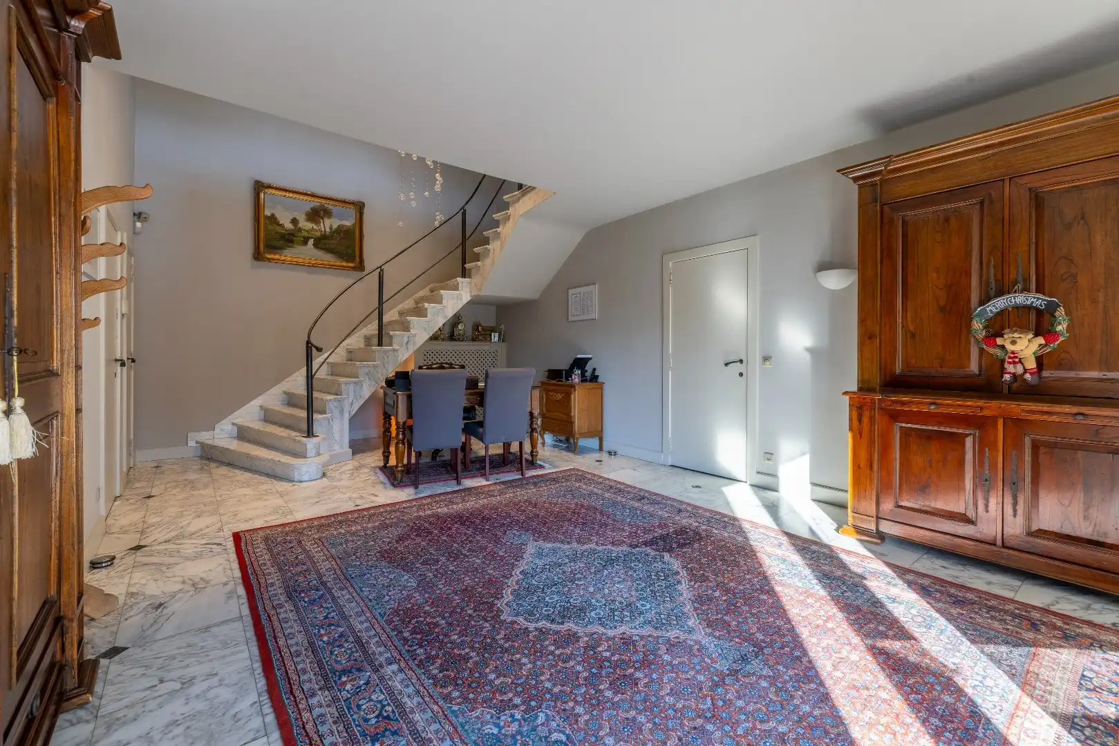 Prachtige villa met binnenzwembad op een toplocatie  foto 4