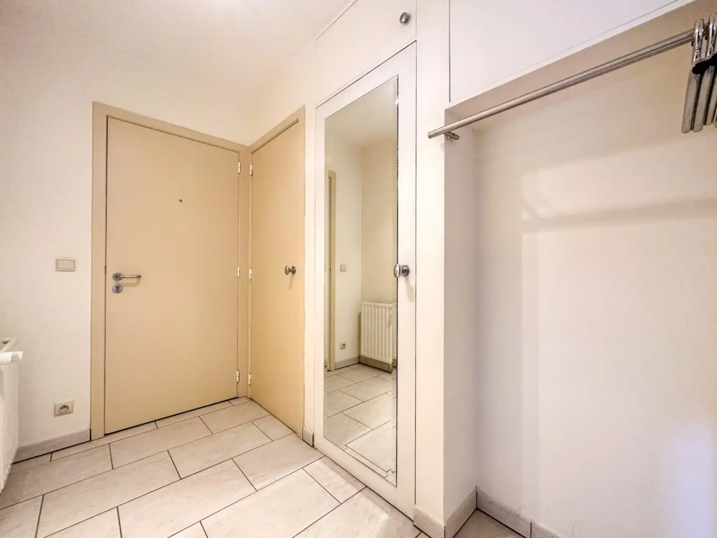 Instapklaar 2-slaapkamer appartement met 2 terrassen (en garage), topligging Torhout. foto 9