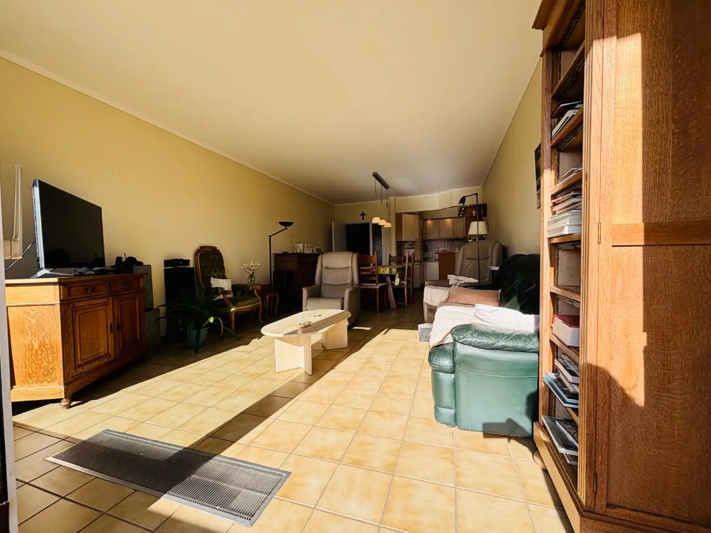 Volwaardig ruim appartement met dubbele garage op voetstap van de zeelijn foto 3