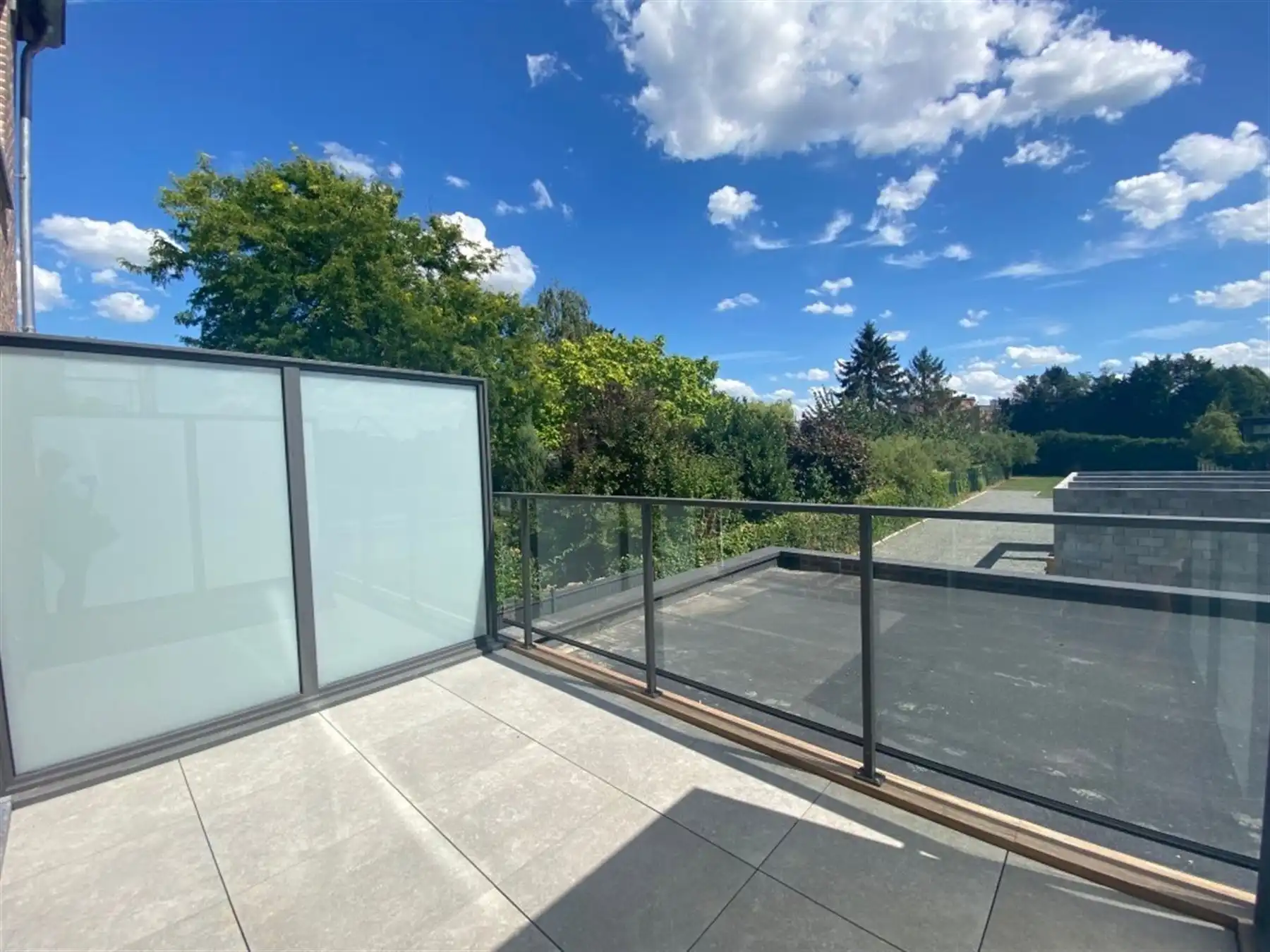 Residentieel gelegen nieuwbouwappartement met zonnig terras foto 11