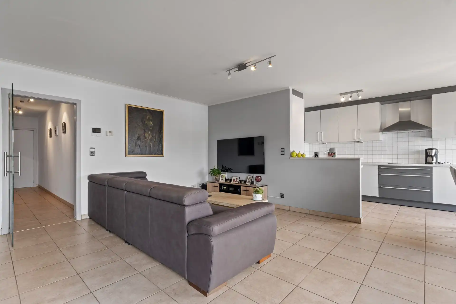Zeer ruim en instapklaar 2-slaapkamerappartement nabij het Donkmeer te Berlare foto 2