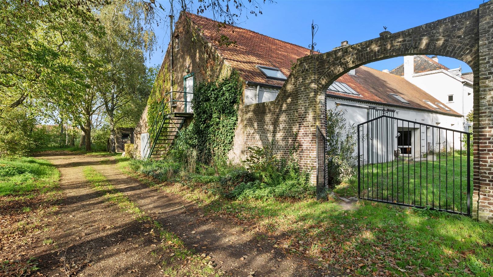 TE KOOP: historische hoeve met 844m² woonoppervlakte op 6ha te Bocholt! foto 19