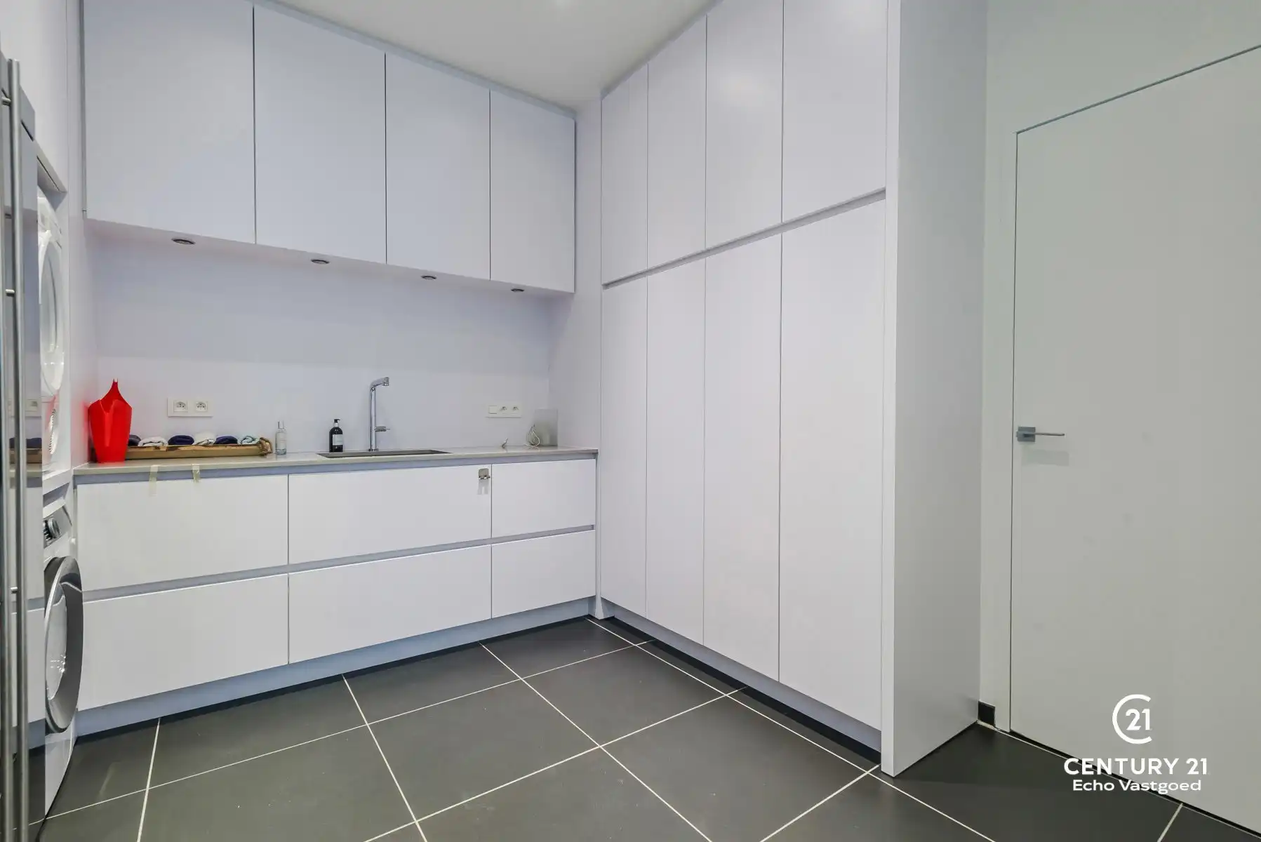 Exclusieve onderhouden architectenvilla in villawijk De Lint foto 17