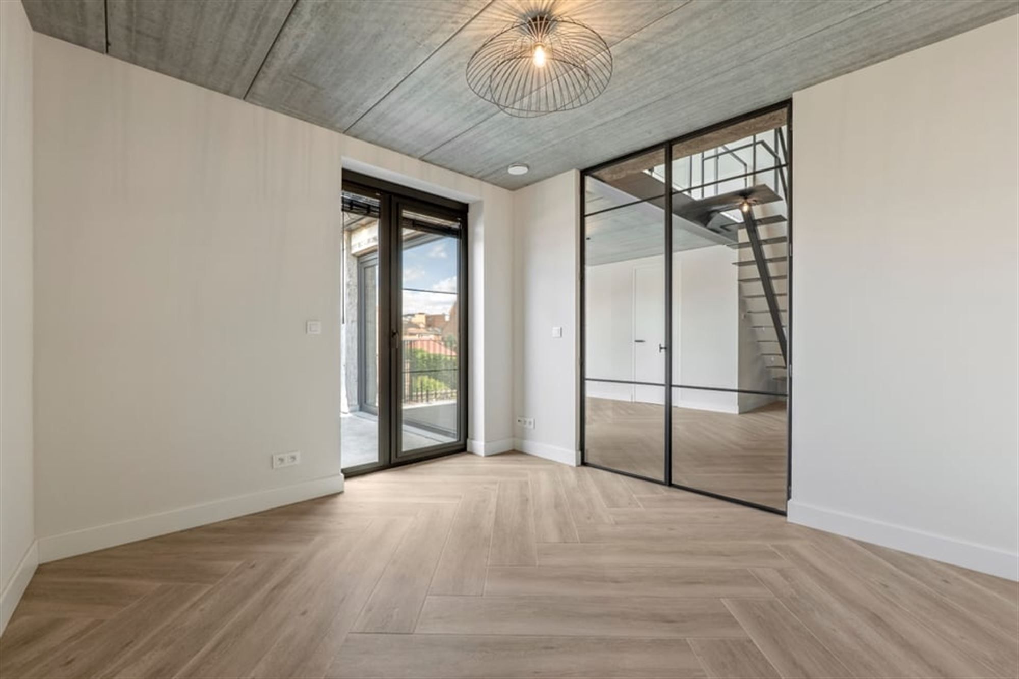 PRACHTIG GERENOVEERD APPARTEMENT MET 2 TERRASSEN TE HUUR MIDDENIN HET CENTRUM VAN SINT-TRUIDEN  foto 8