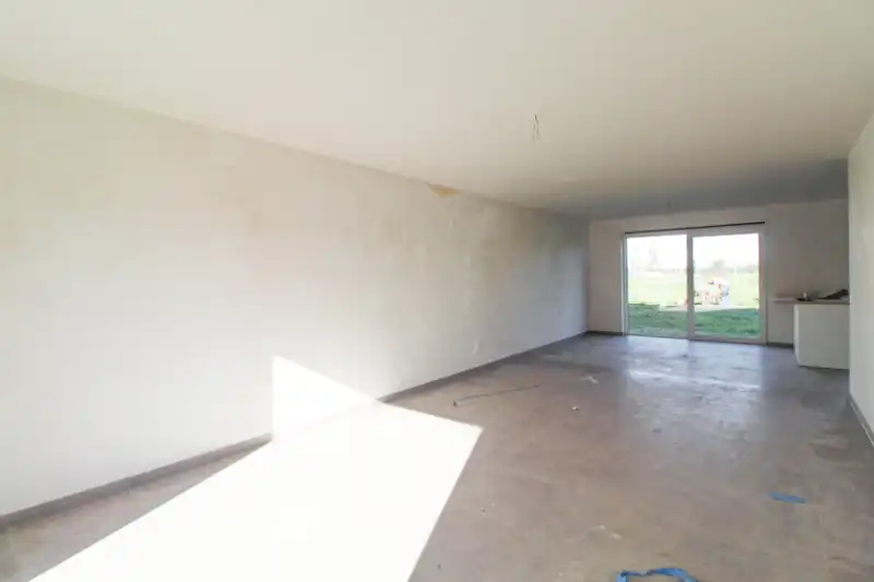 Ruime nieuwbouwwoning te Roeselare foto 2