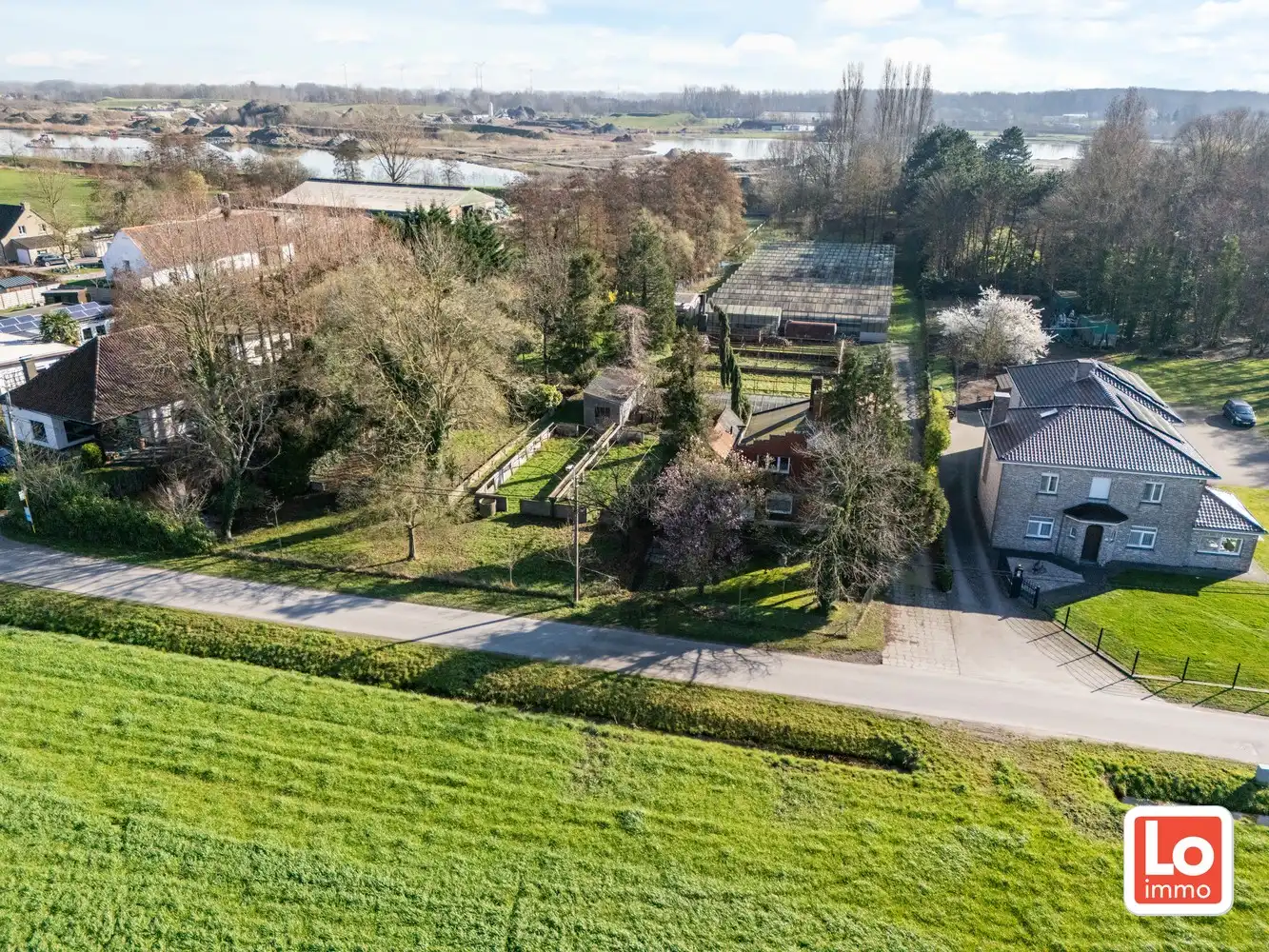 Hoofdfoto van de publicatie: Projectgrond en/of totaalrenovatie op een rustige en landelijke ligging tussen Beervelde en Destelbergen!
