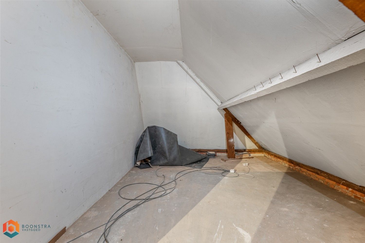 Woning met 3 slaapkamers en ruime garage foto 26