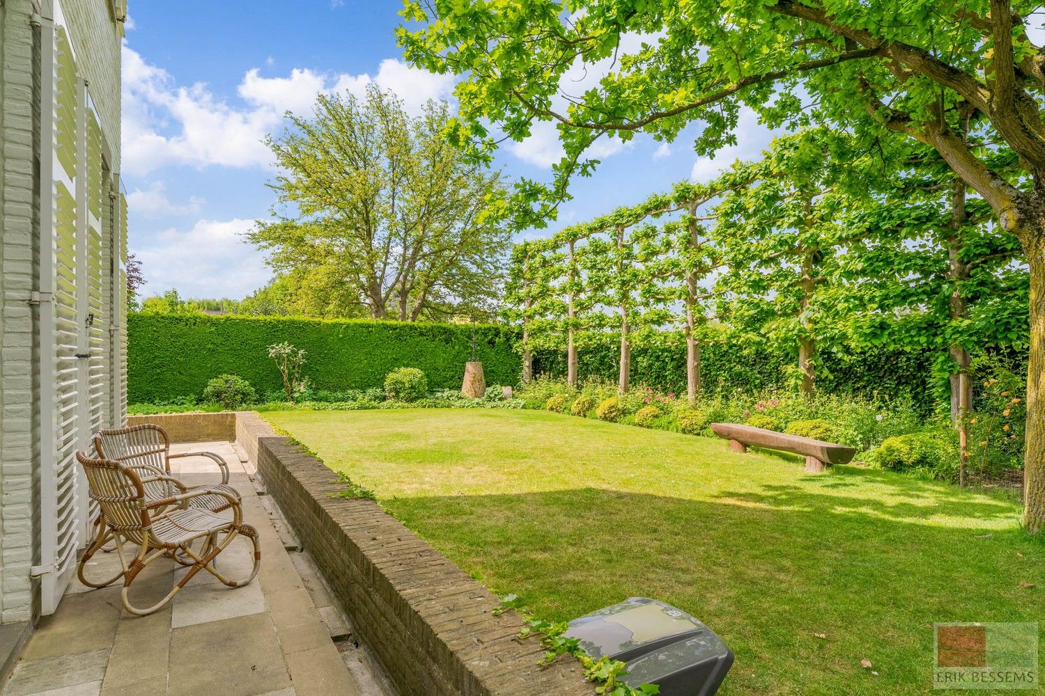 Prachtige vrijstaande villa met Franse allure, gelegen op een royaal perceel van 1.211 m², biedt een riante woonoppervlakte van 309 m² foto 29