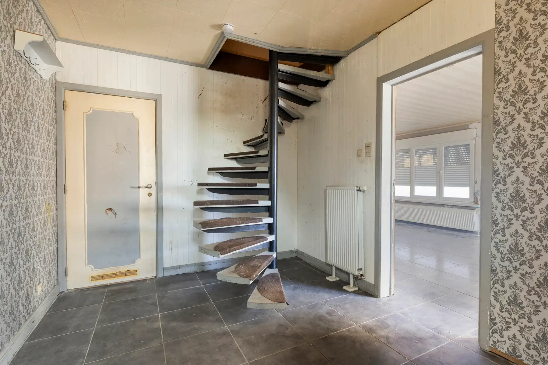 Te renoveren halfopen bebouwing met 3 slaapkamers - 621 m² foto 2