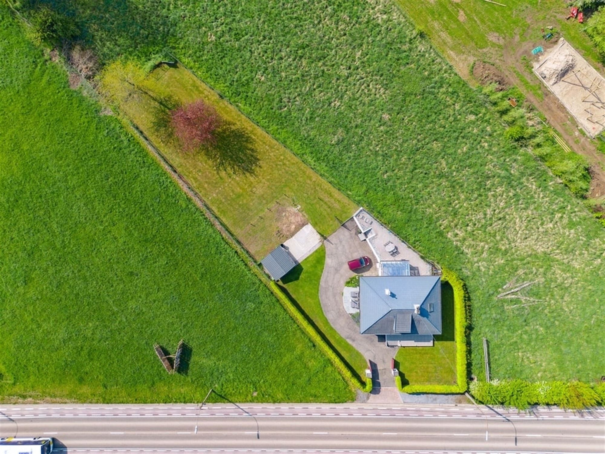 KARAKTERVOLLE WOONST OP EEN KNAP PERCEEL IN BORGLOON  foto 3