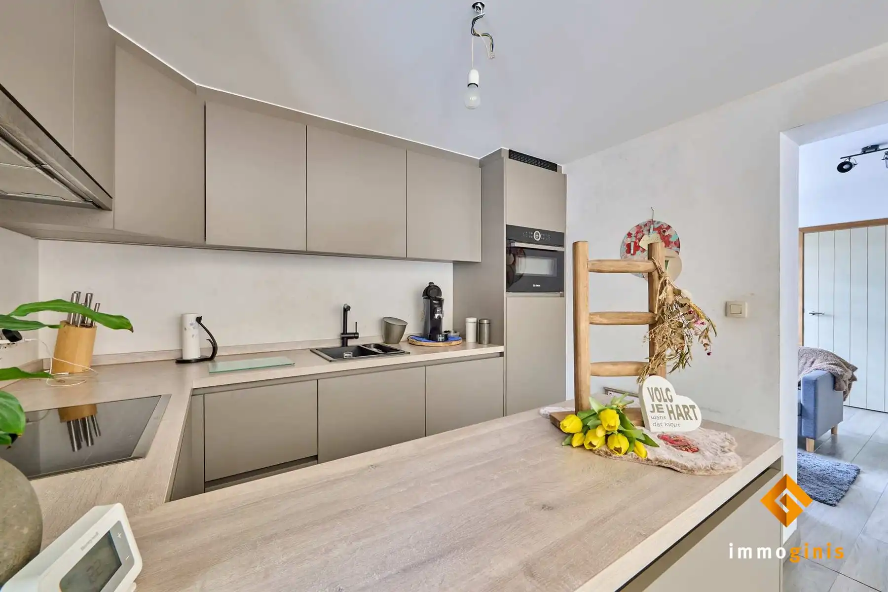 Instapklare woning met 2 slaapkamers op een perceel van 11a11ca, op een groene locatie.  foto 8