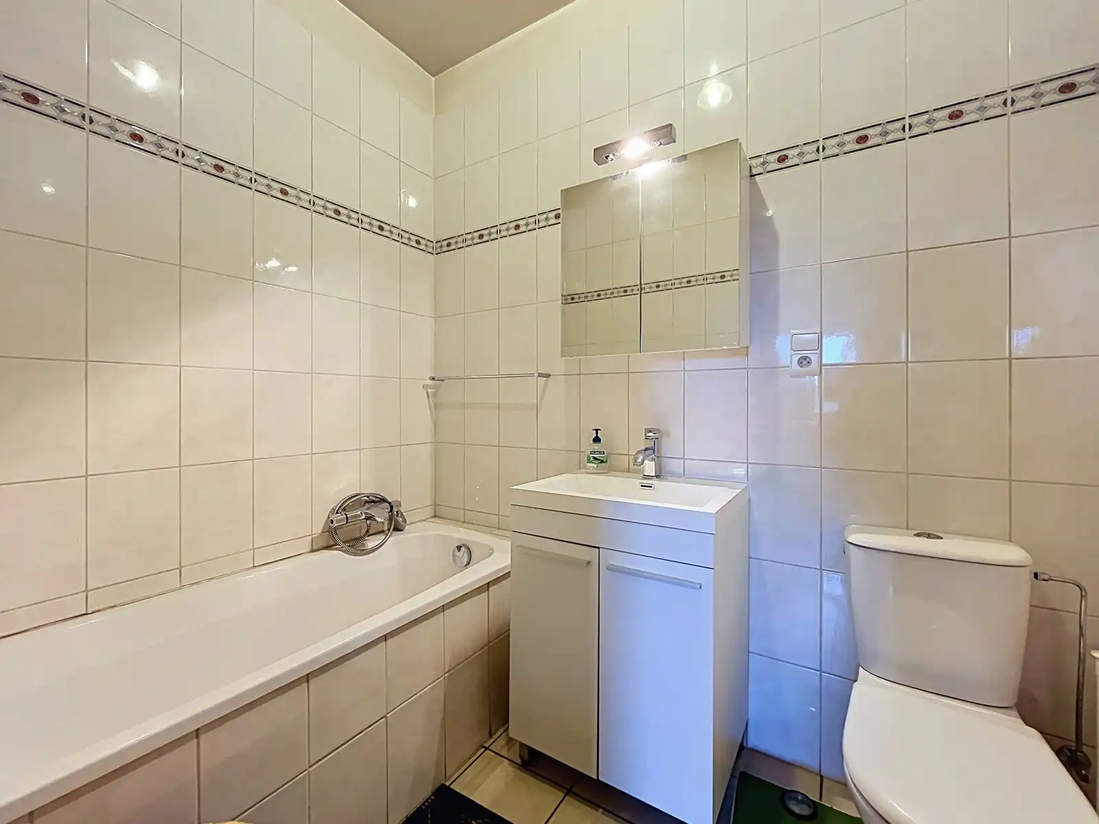 Vrijstaande woning met ruime tuin op toplocatie foto 11
