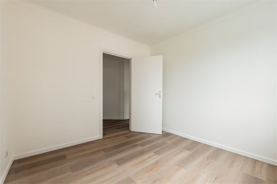 KNAP APPARTEMENT MET 2 SLKS EN PARKEERPLAATS VLAKBIJ HET CENTRUM VAN SINT-TRUIDEN foto 22