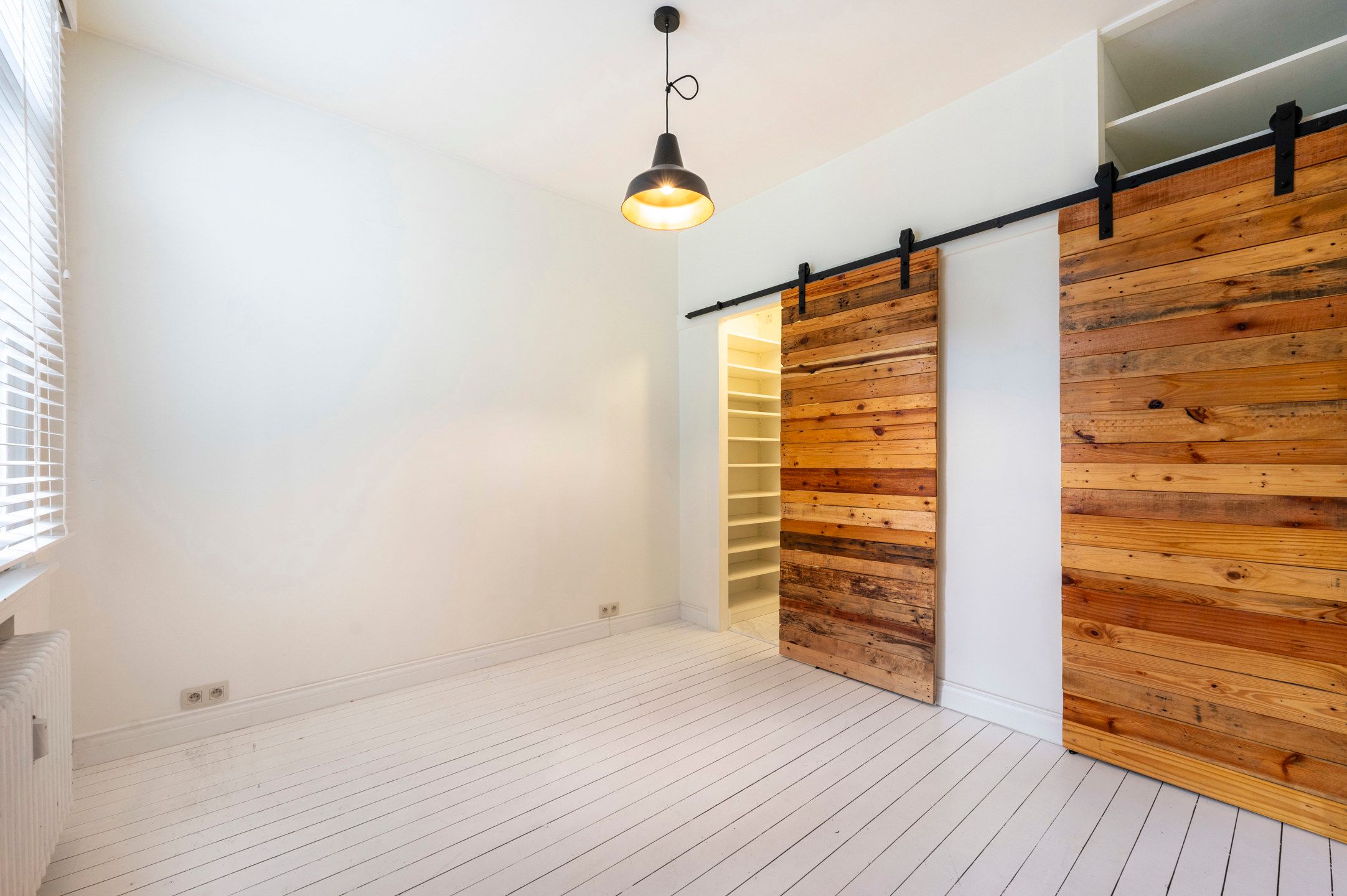 Charmant 2-slaapkamer appartement met industriële touch foto 12