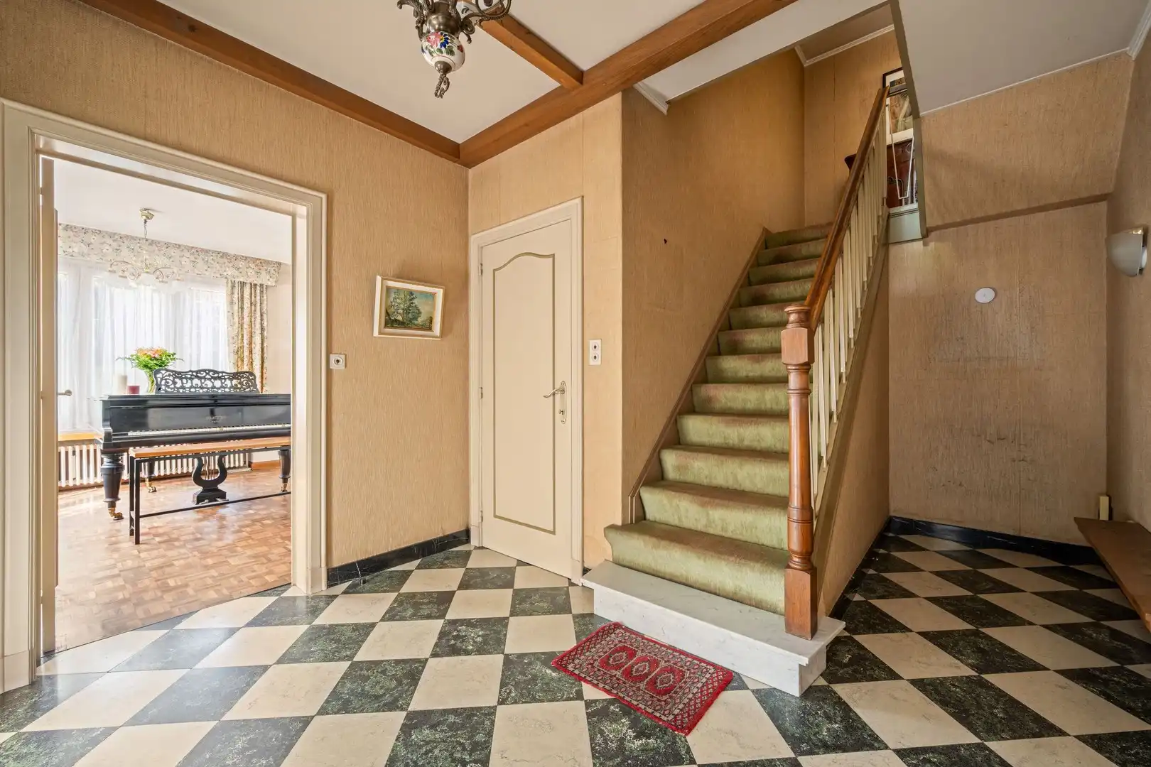 Robuuste halfopen te renoveren woning van de gekende Kortrijkse architect Poly Scherpereel met 3 volwaardige verdiepingen en verrassend ruimtes foto 4
