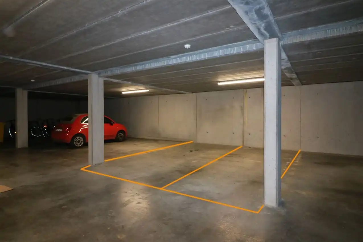 duplex met 2 grote slpk., zuidgericht terras, 2 parkings nabij centrum  foto 3