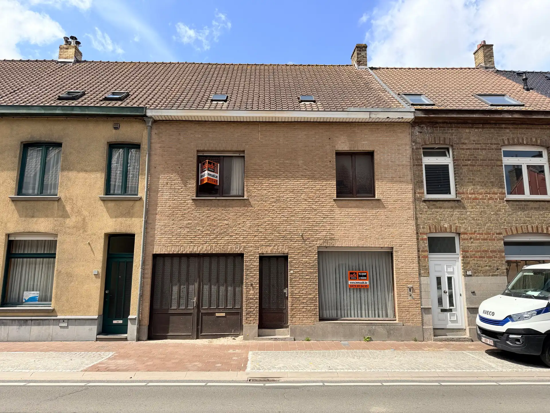 Ruime te renoveren woning met 4 slaapkamers, tuin en garage in Adinkerke te koop. foto 24