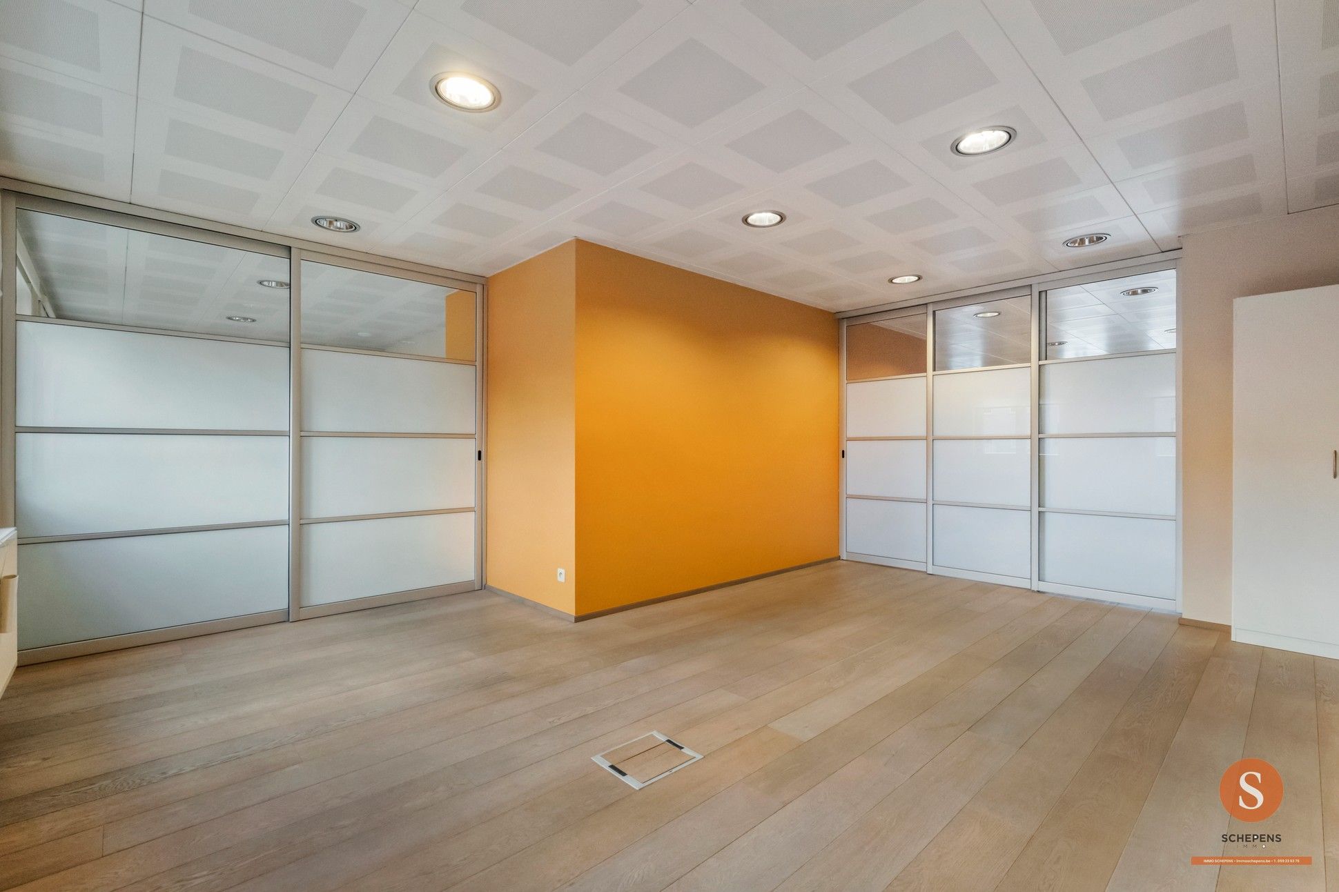 Handelszaak met veel mogelijkheden in het centrum van De Haan te koop. foto 13