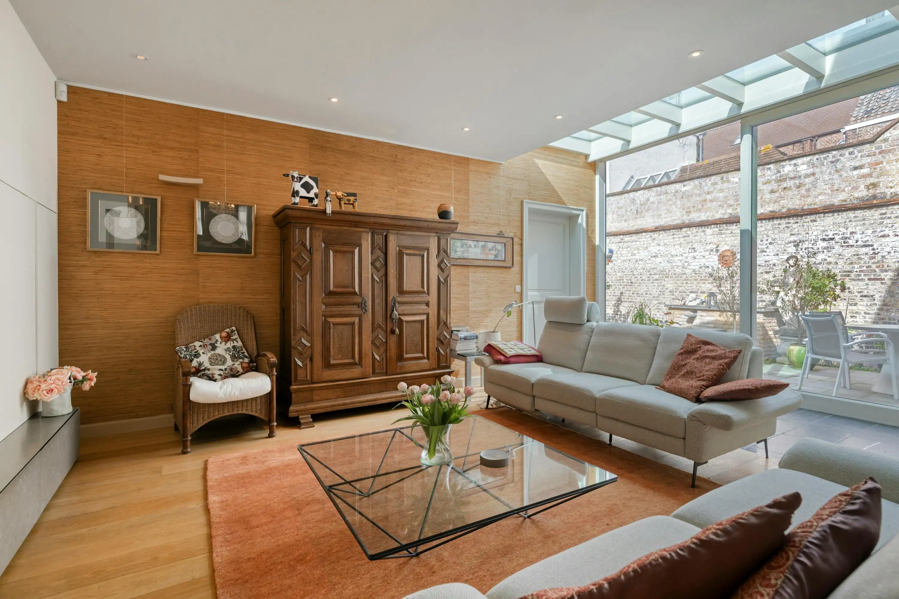 Charmant, instapklare herenhuis (°2007) op toplocatie in Brugge foto 6