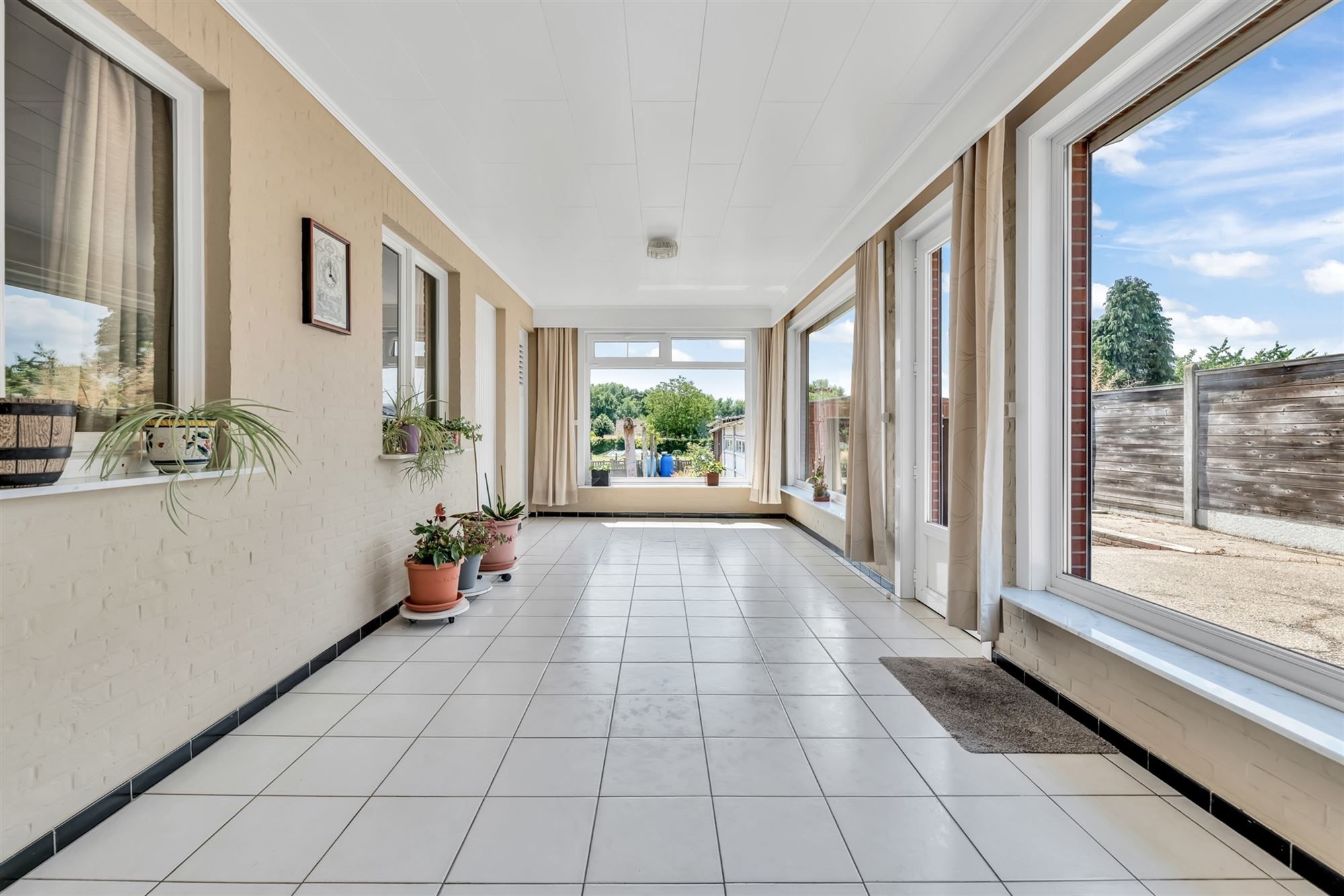 OP TE FRISSEN MAAR ZEER GOED ONDERHOUDEN WONING OP EEN RUIM PERCEEL NABIJ CENTRUM OOSTHAM foto 10